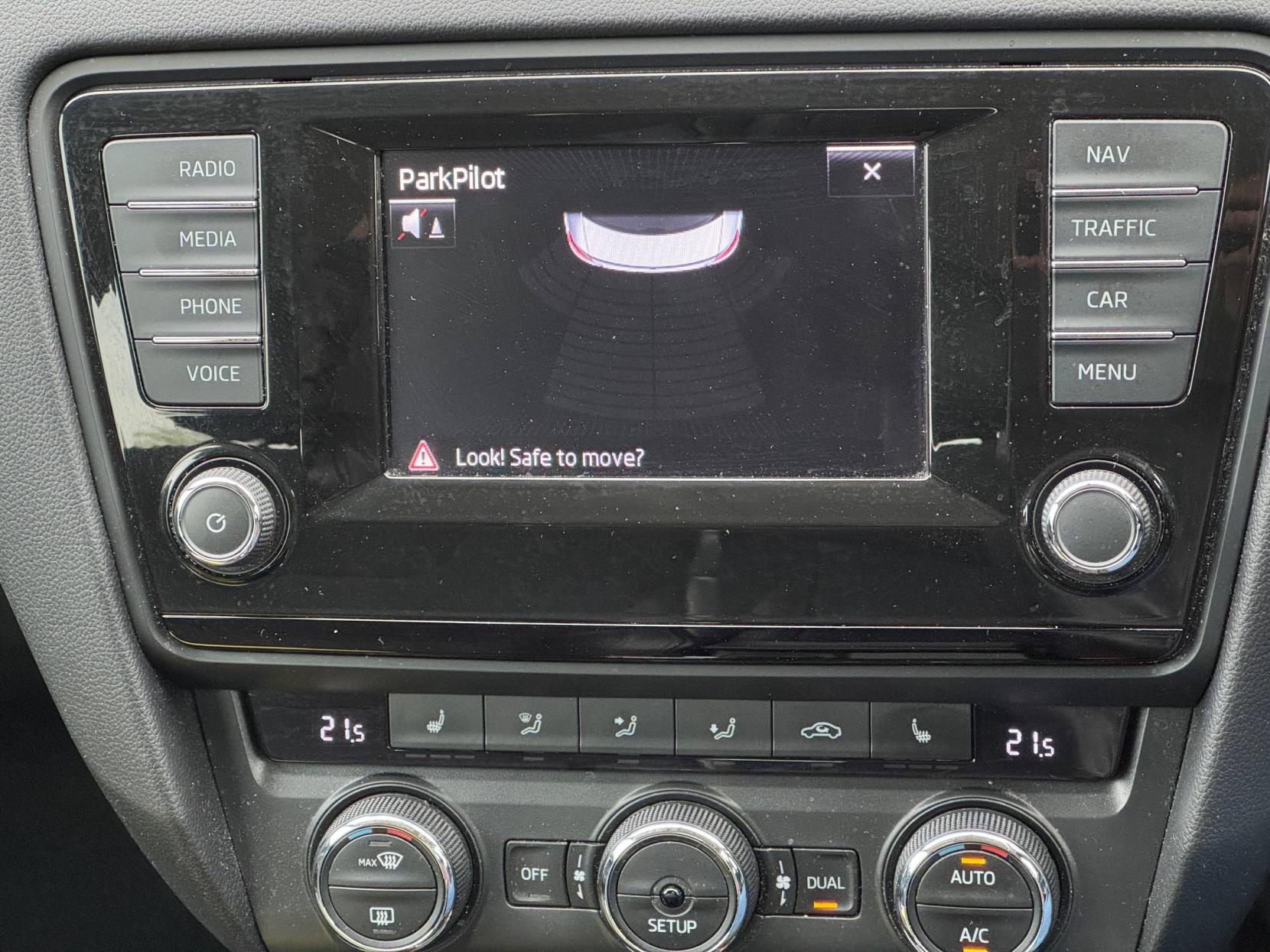 Skoda Octavia 1.4 TSI Elegance Hatchback 5dr Petrol Manual Euro 5 (s/s) (140 ps)