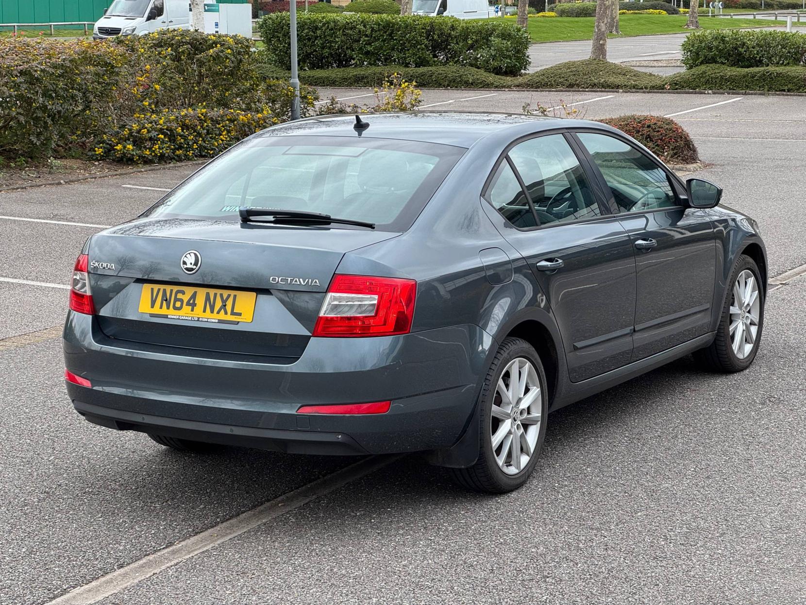 Skoda Octavia 1.4 TSI Elegance Hatchback 5dr Petrol Manual Euro 5 (s/s) (140 ps)