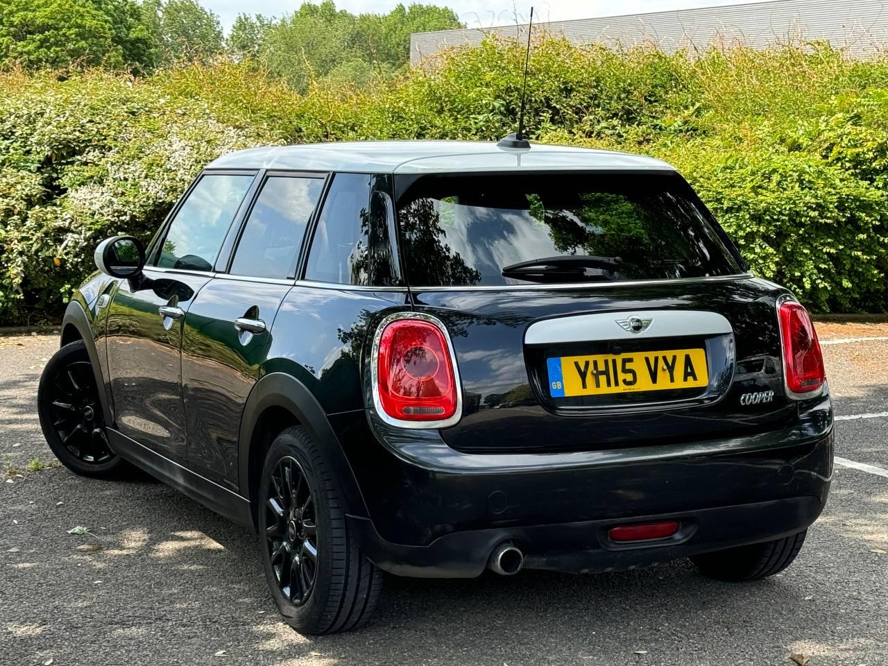 MINI Hatch 1.5 Cooper Hatchback 5dr Petrol Auto Euro 6 (s/s) (136 ps)