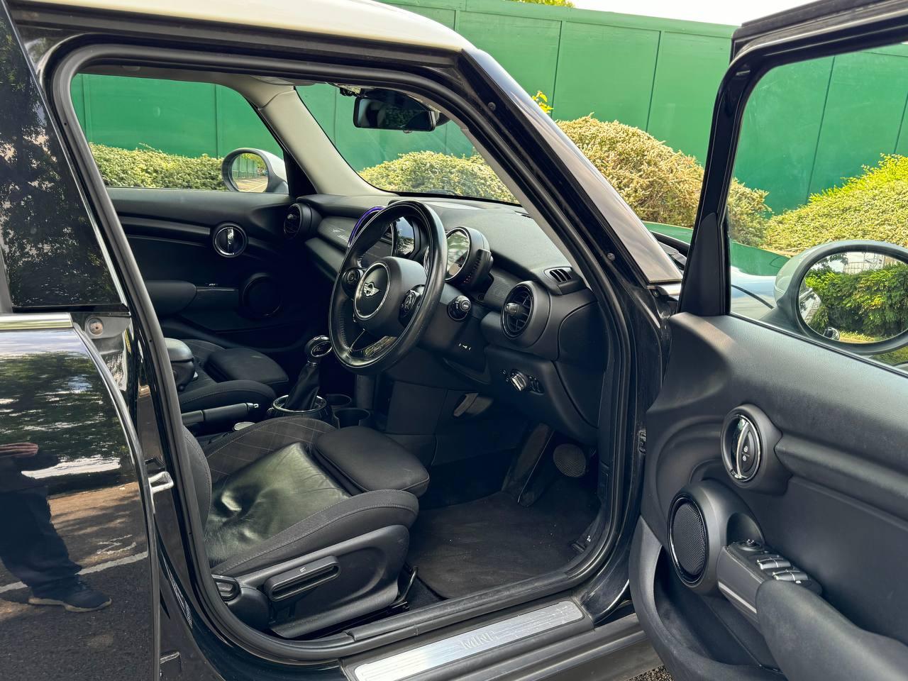 MINI Hatch 1.5 Cooper Hatchback 5dr Petrol Auto Euro 6 (s/s) (136 ps)