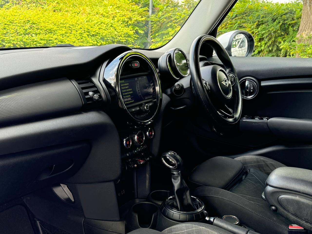MINI Hatch 1.5 Cooper Hatchback 5dr Petrol Auto Euro 6 (s/s) (136 ps)