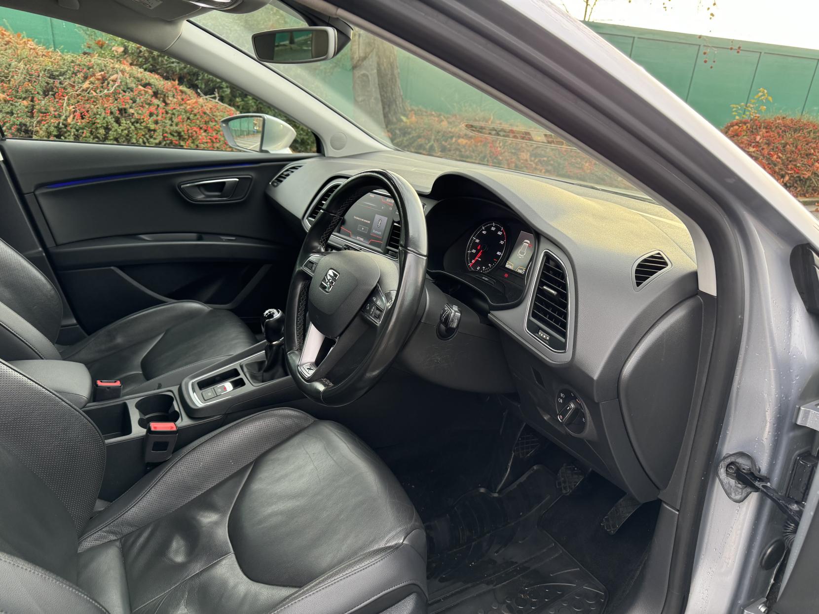 SEAT Leon 1.4 TSI XCELLENCE Technology ST 5dr Petrol Manual Euro 6 (s/s) (125 ps)