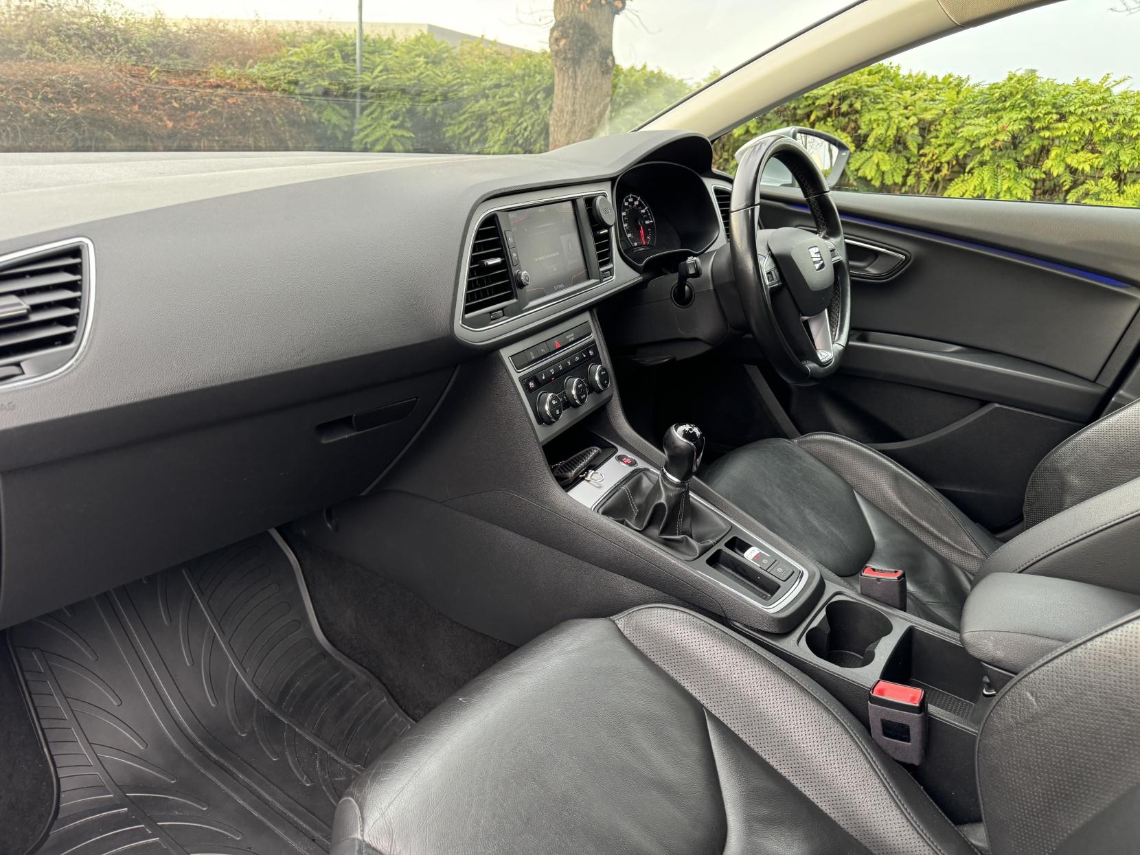 SEAT Leon 1.4 TSI XCELLENCE Technology ST 5dr Petrol Manual Euro 6 (s/s) (125 ps)