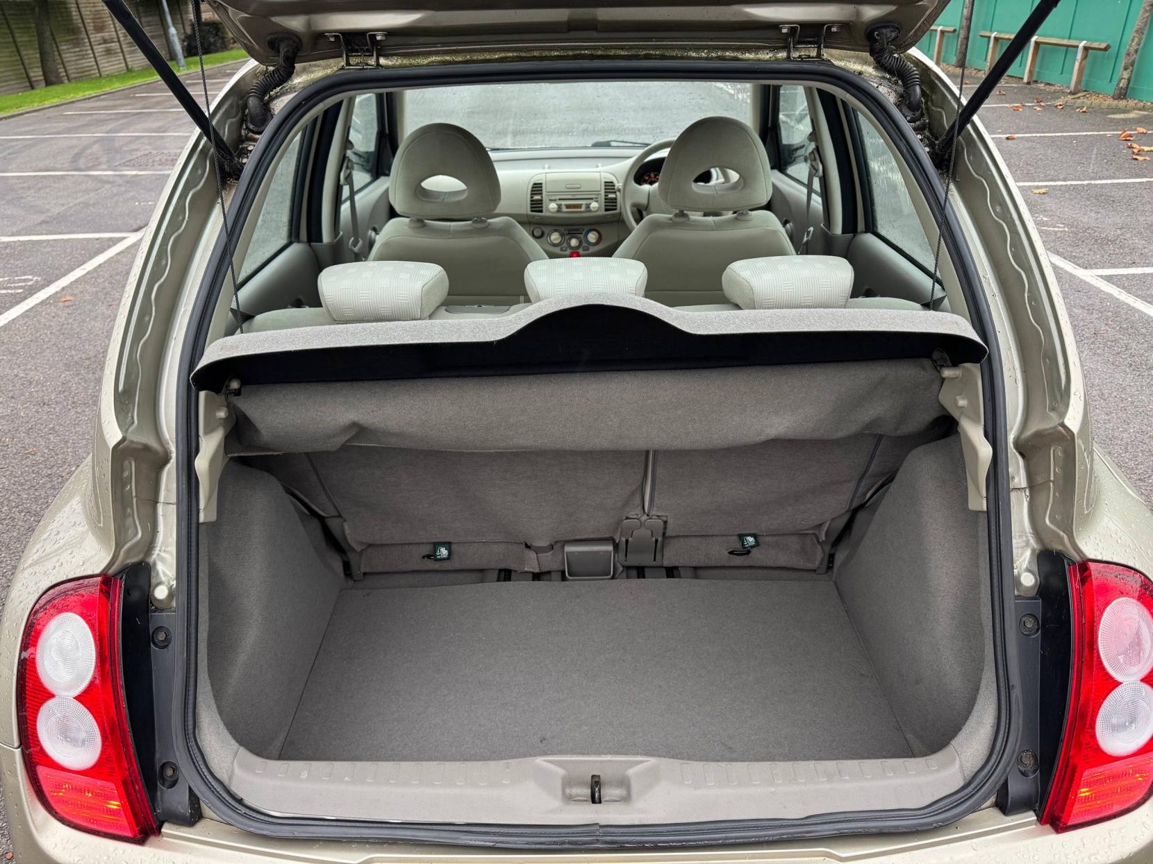 Nissan Micra 1.2 16v S Hatchback 5dr Petrol Manual (143 g/km, 79 bhp)