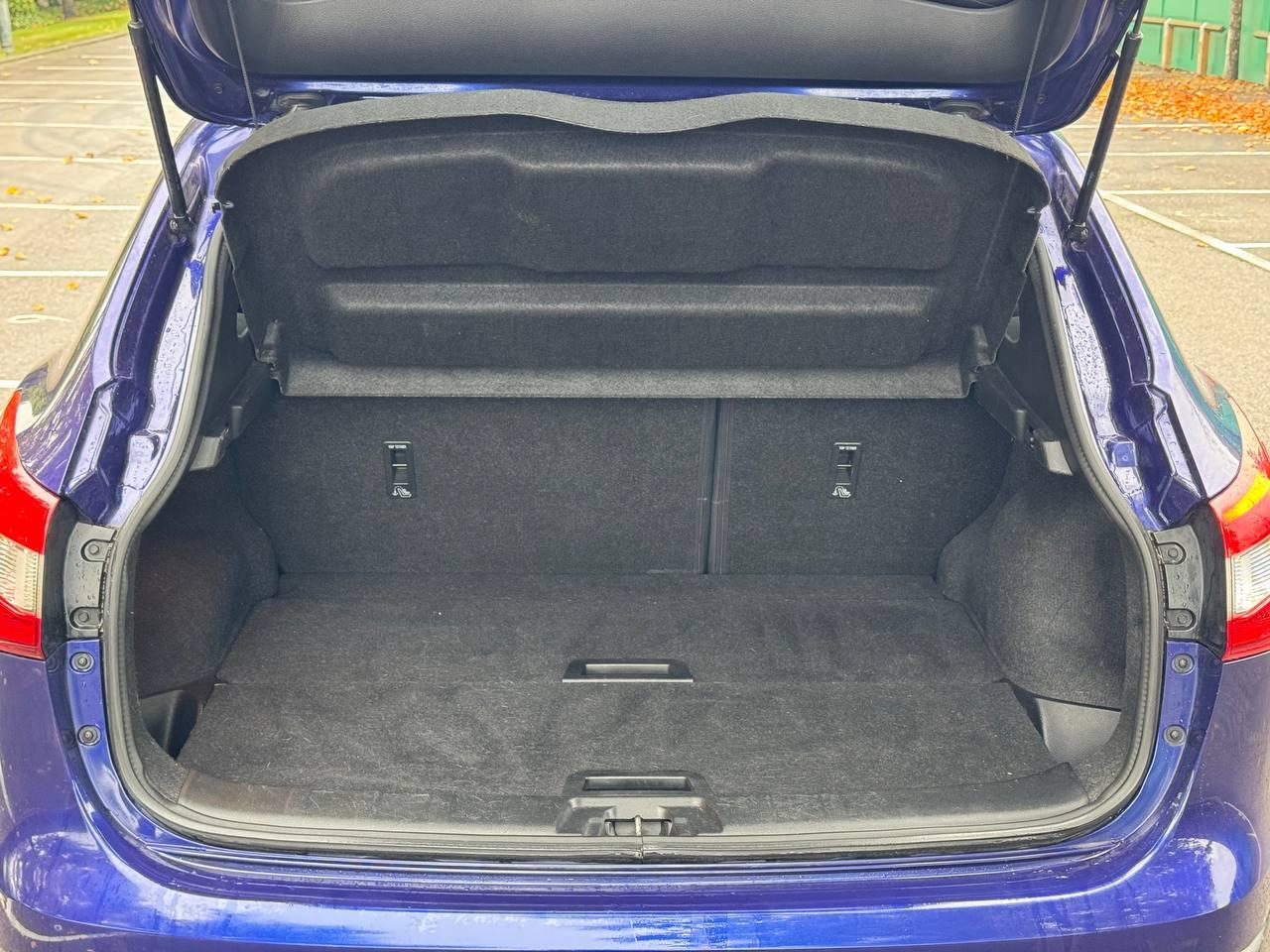 Nissan Qashqai 1.2 DIG-T Tekna SUV 5dr Petrol Manual 2WD Euro 5 (s/s) (115 ps)