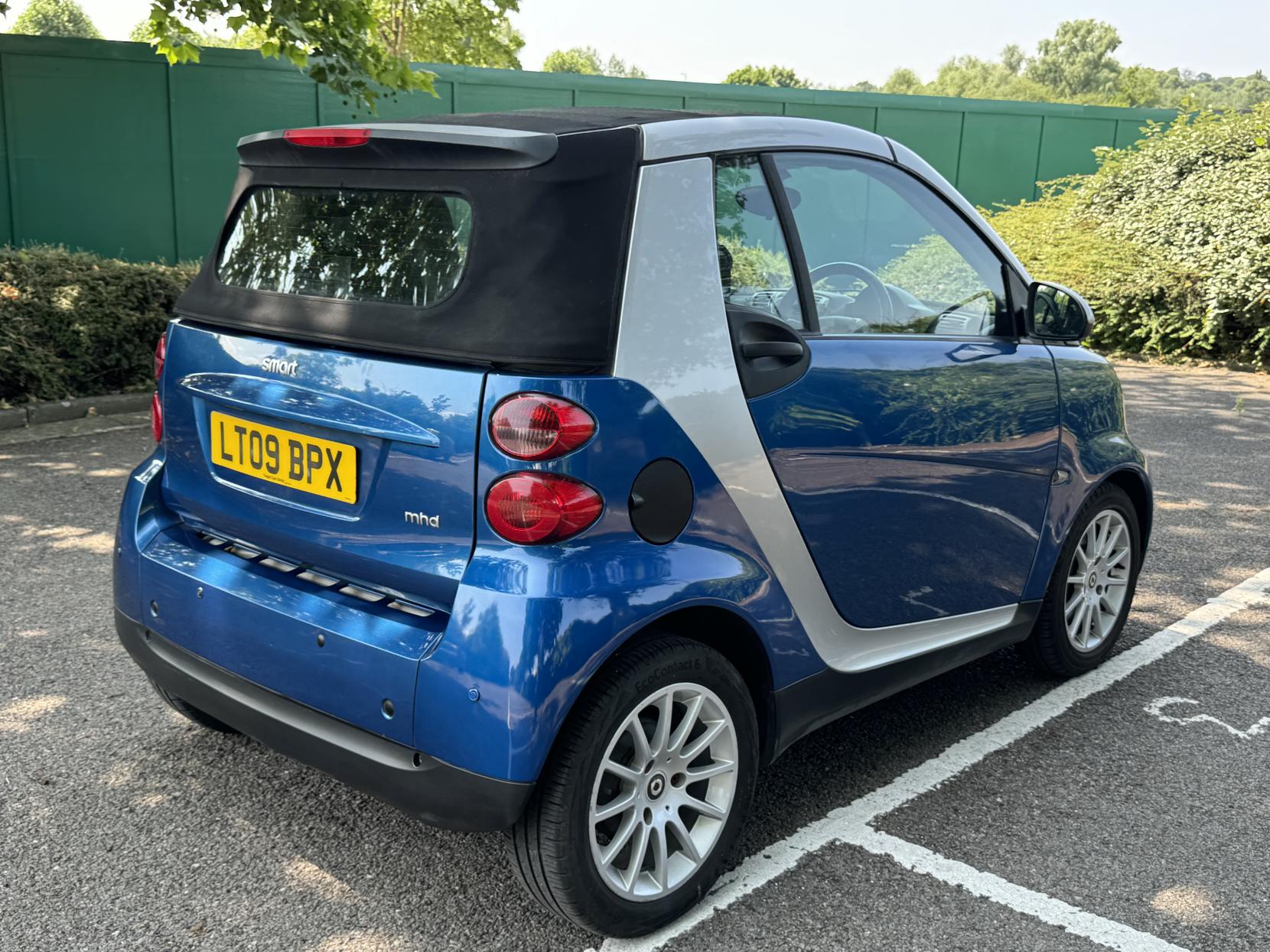Smart fortwo 1.0 MHD Passion Cabriolet 2dr Petrol Auto Euro 4 (71 bhp)