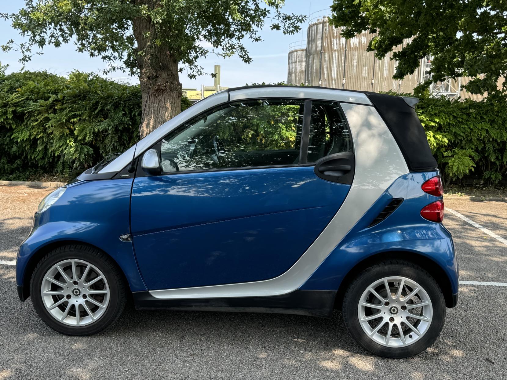 Smart fortwo 1.0 MHD Passion Cabriolet 2dr Petrol Auto Euro 4 (71 bhp)