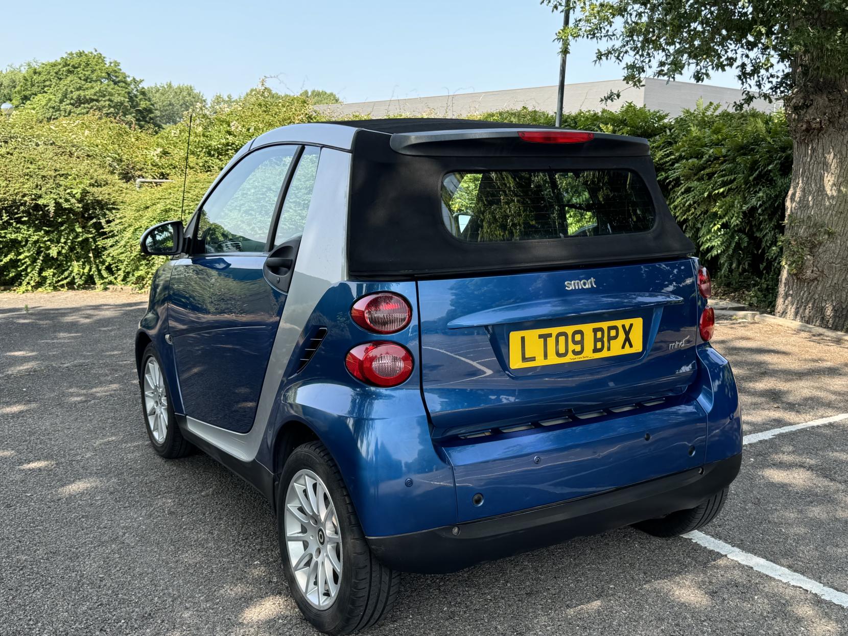 Smart fortwo 1.0 MHD Passion Cabriolet 2dr Petrol Auto Euro 4 (71 bhp)