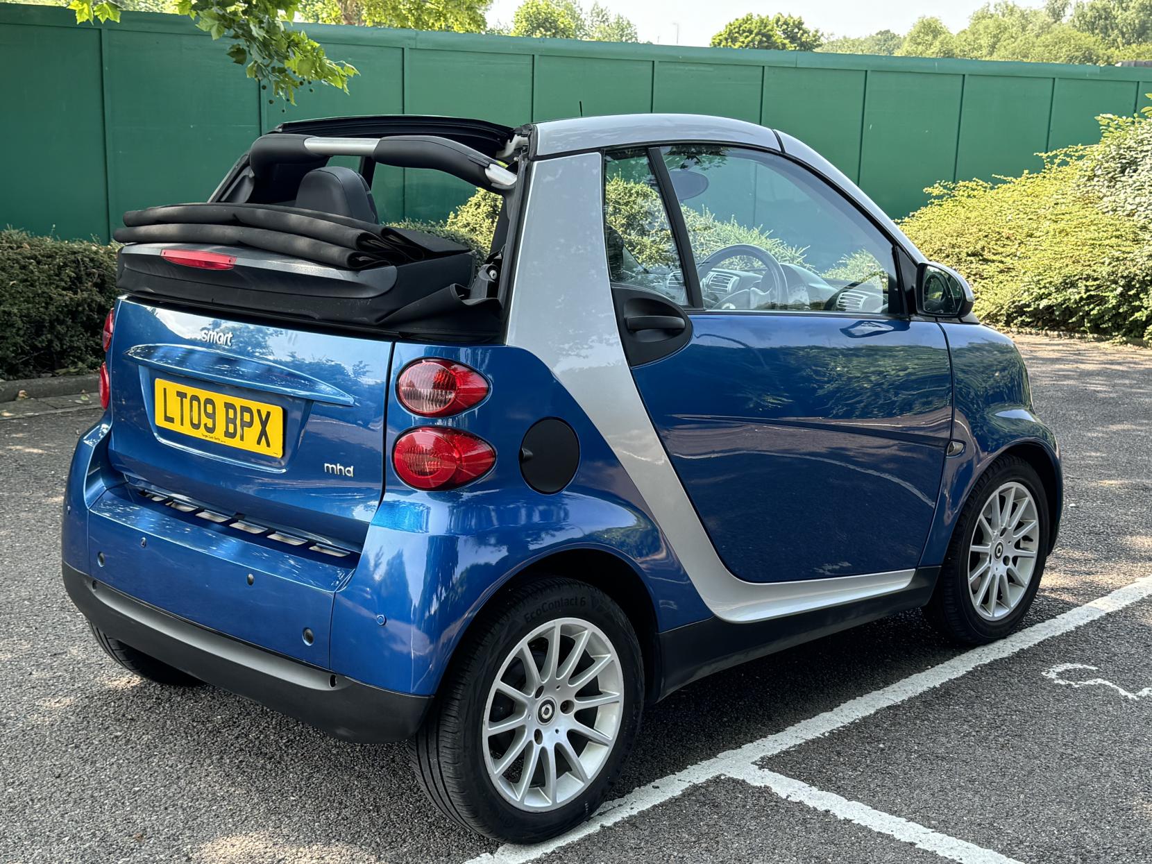 Smart fortwo 1.0 MHD Passion Cabriolet 2dr Petrol Auto Euro 4 (71 bhp)