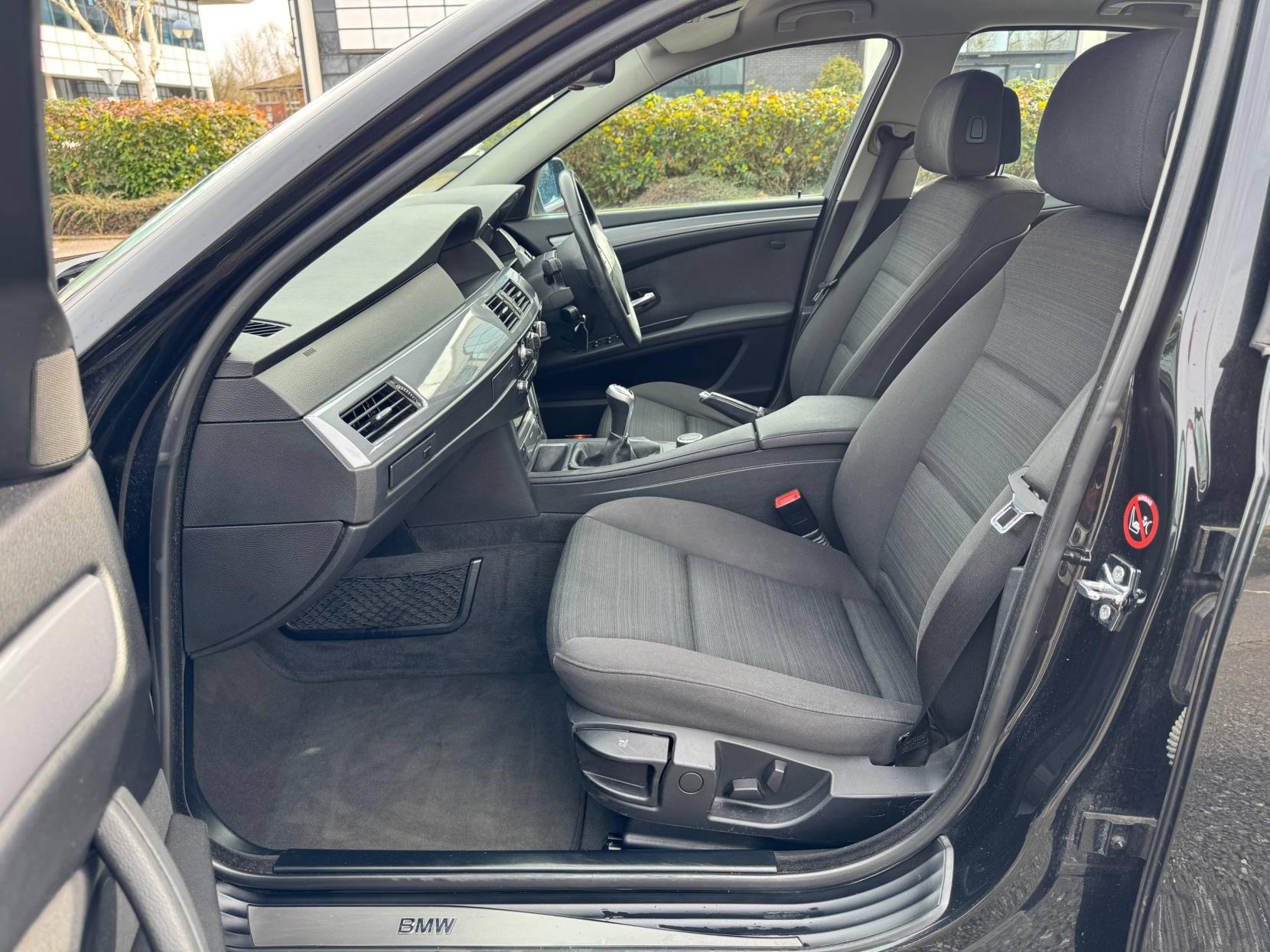 BMW 5 Series 2.0 520d SE Saloon 4dr Diesel Manual Euro 4 (177 ps)