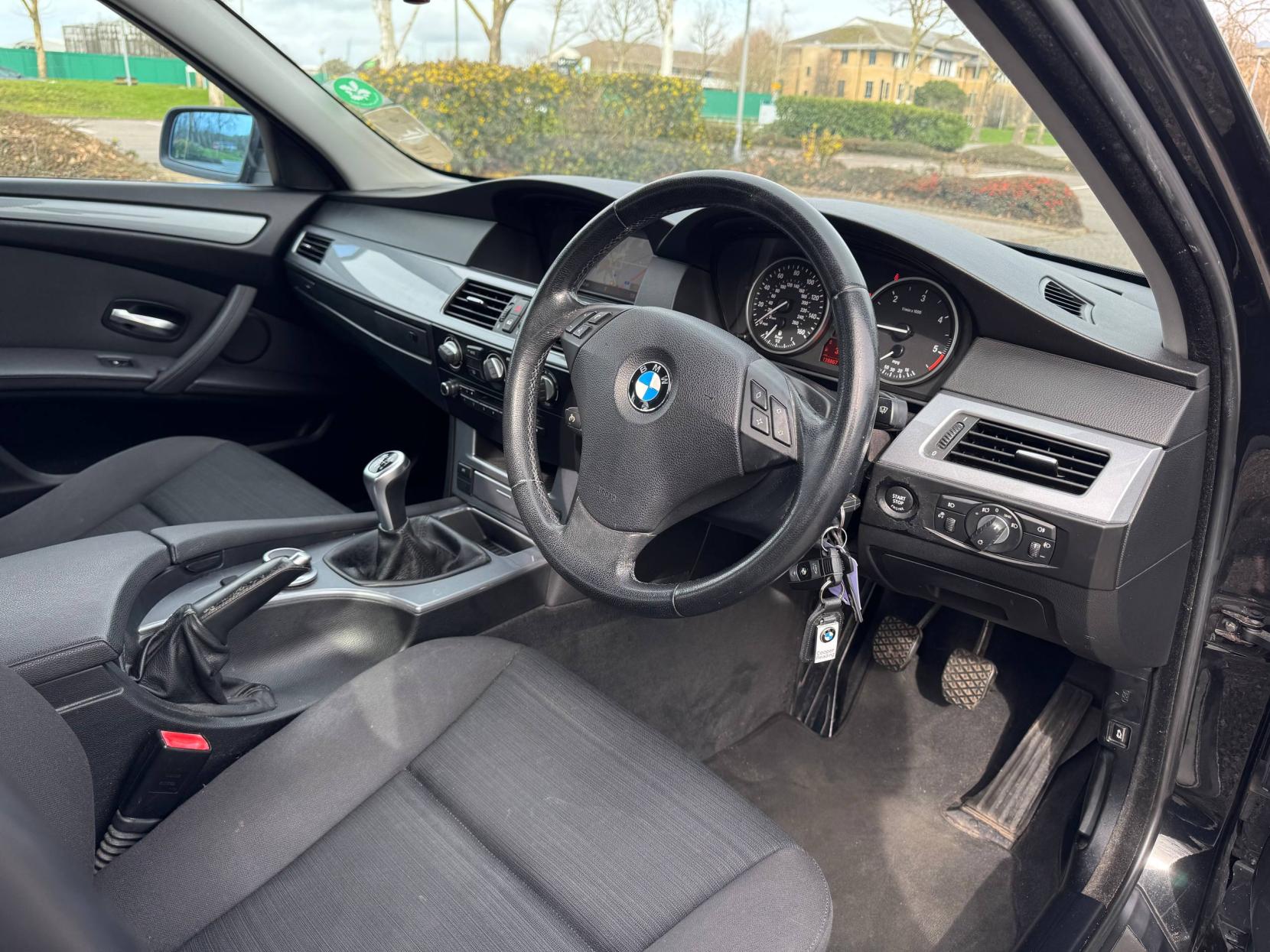 BMW 5 Series 2.0 520d SE Saloon 4dr Diesel Manual Euro 4 (177 ps)