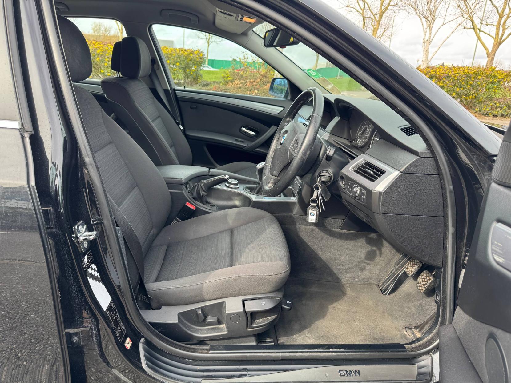 BMW 5 Series 2.0 520d SE Saloon 4dr Diesel Manual Euro 4 (177 ps)