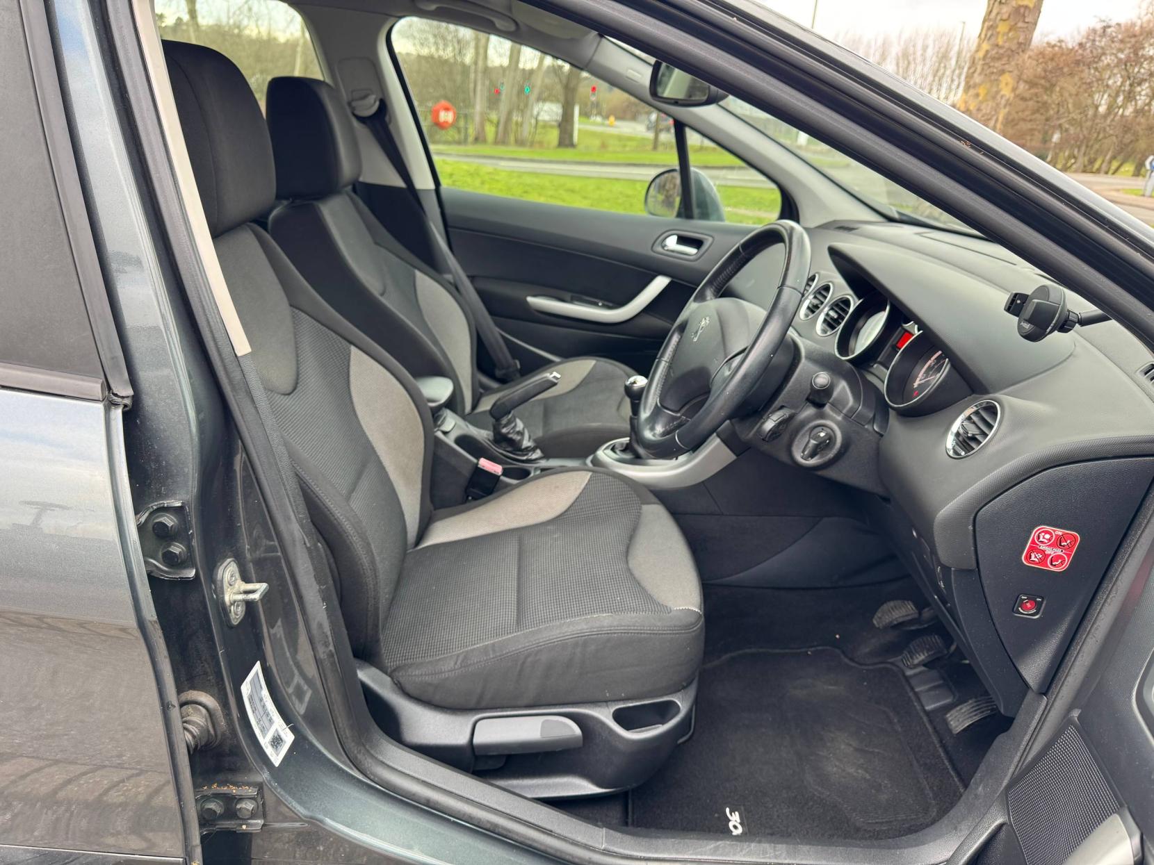 Peugeot 308 1.6 VTi Active Hatchback 5dr Petrol Manual Euro 5 (120 ps)