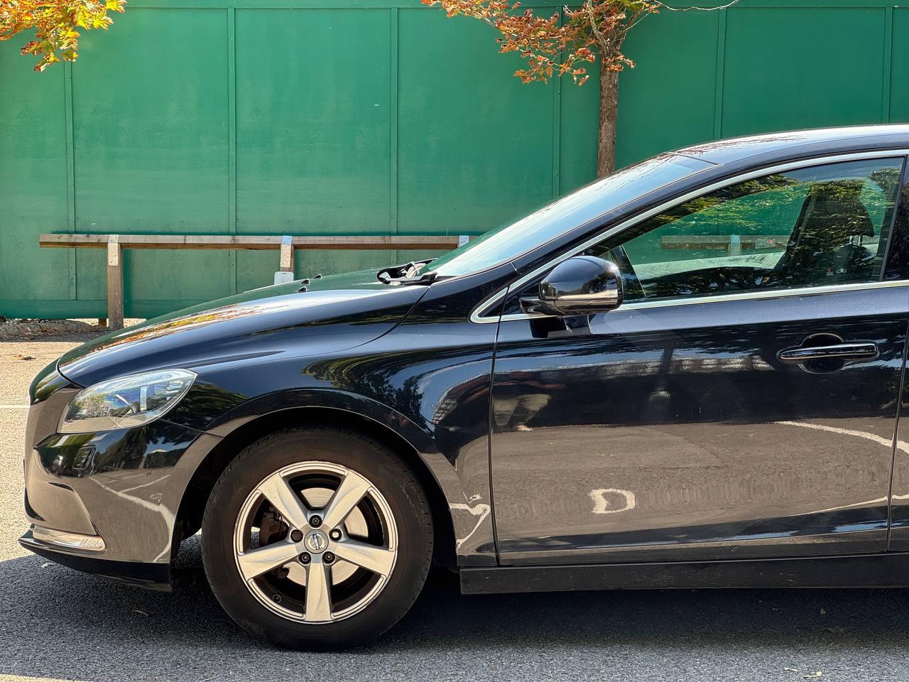 Volvo V40 1.6 D2 SE Hatchback 5dr Diesel Manual Euro 5 (s/s) (115 ps)