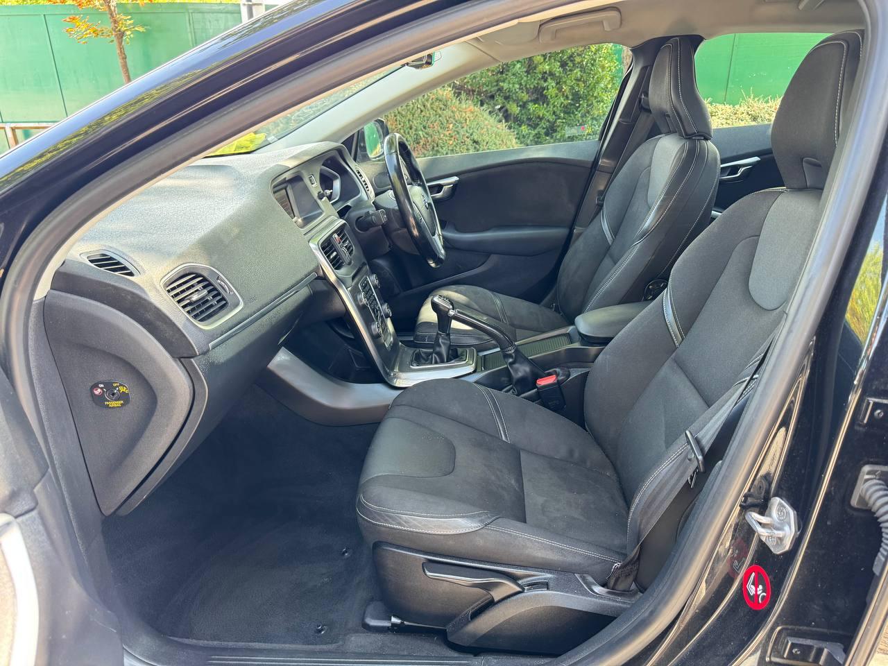 Volvo V40 1.6 D2 SE Hatchback 5dr Diesel Manual Euro 5 (s/s) (115 ps)