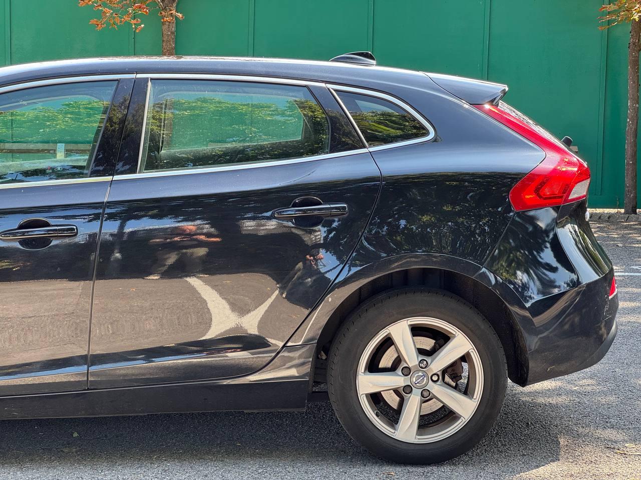 Volvo V40 1.6 D2 SE Hatchback 5dr Diesel Manual Euro 5 (s/s) (115 ps)