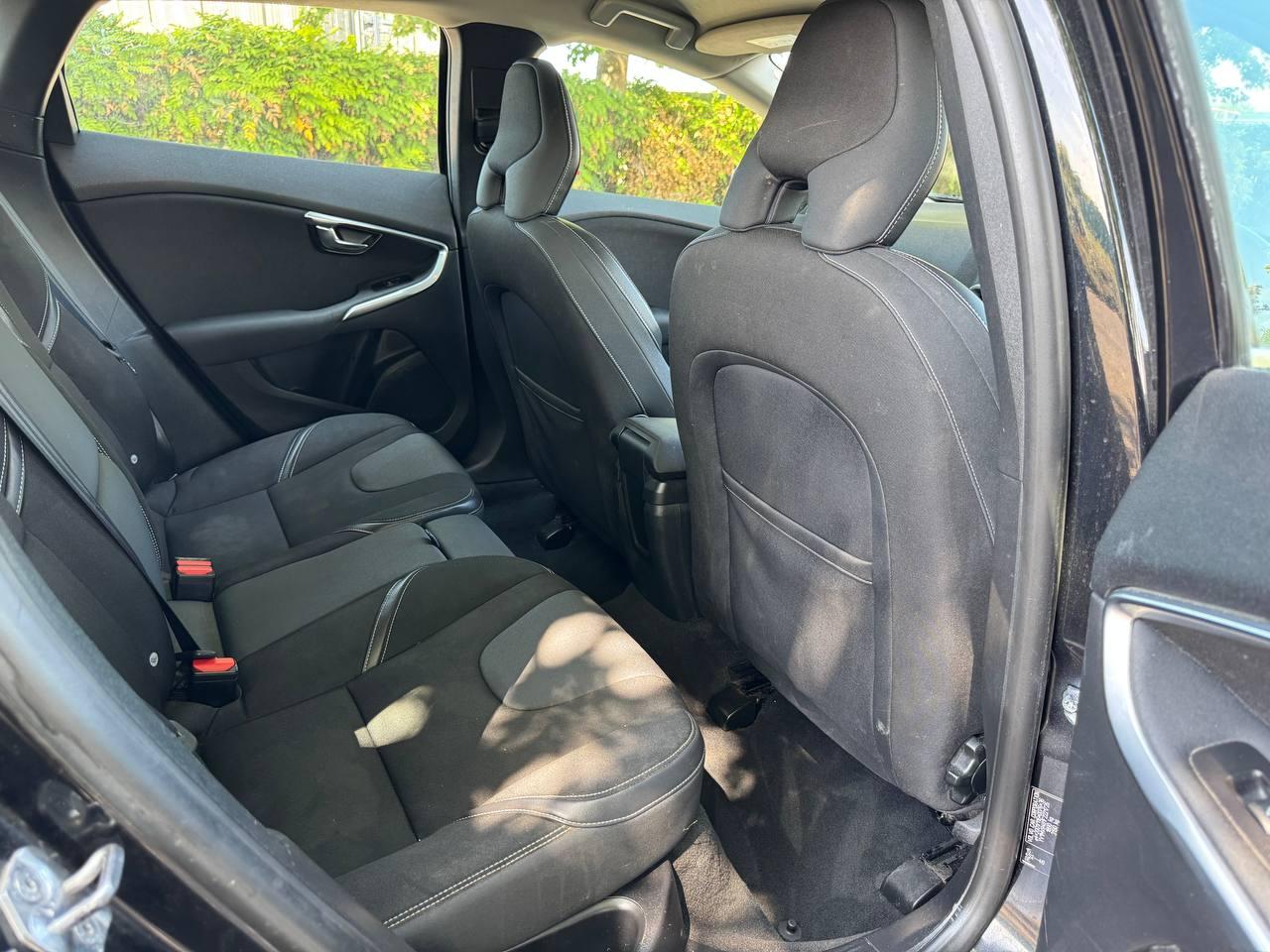 Volvo V40 1.6 D2 SE Hatchback 5dr Diesel Manual Euro 5 (s/s) (115 ps)