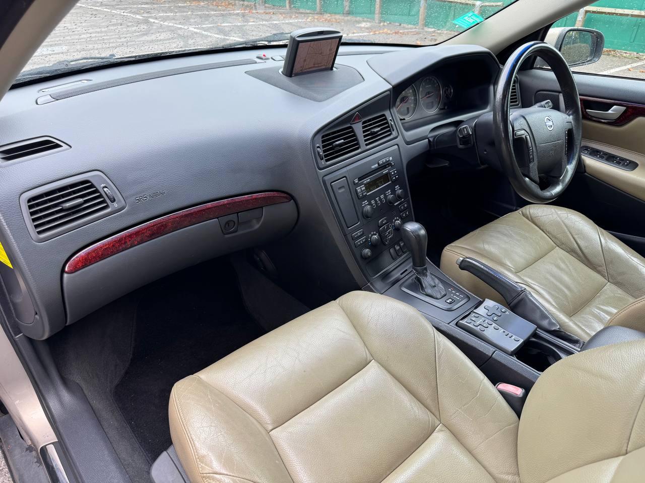 Volvo V70 2.3 T5 SE Estate 5dr Petrol Geartronic (258 g/km, 250 bhp)
