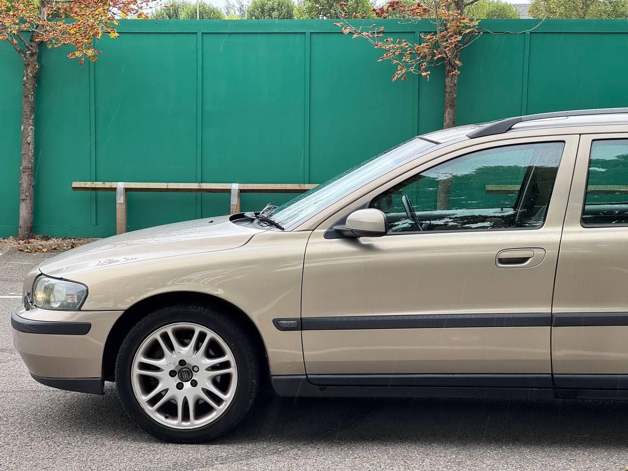 Volvo V70 2.3 T5 SE Estate 5dr Petrol Geartronic (258 g/km, 250 bhp)