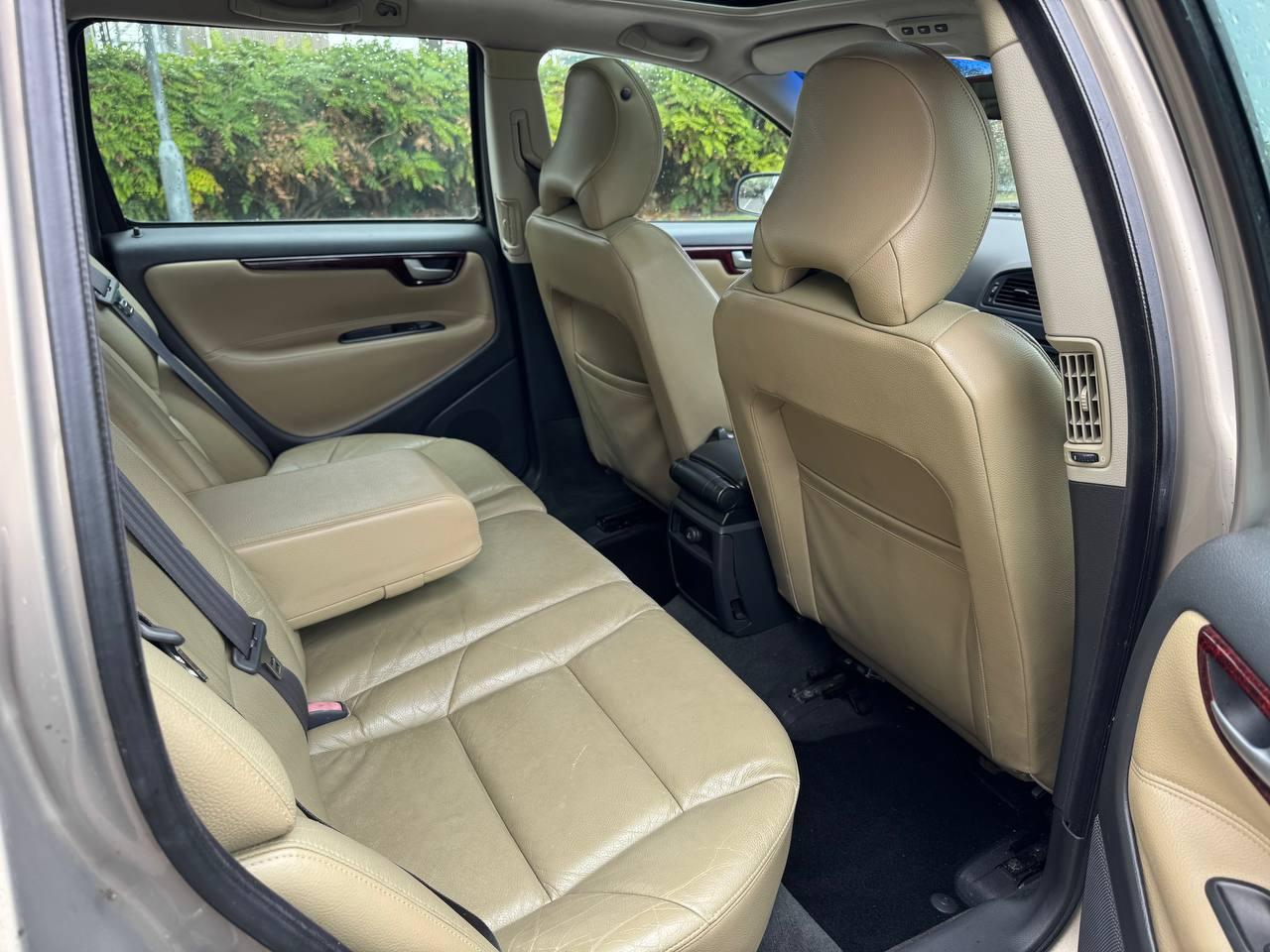 Volvo V70 2.3 T5 SE Estate 5dr Petrol Geartronic (258 g/km, 250 bhp)