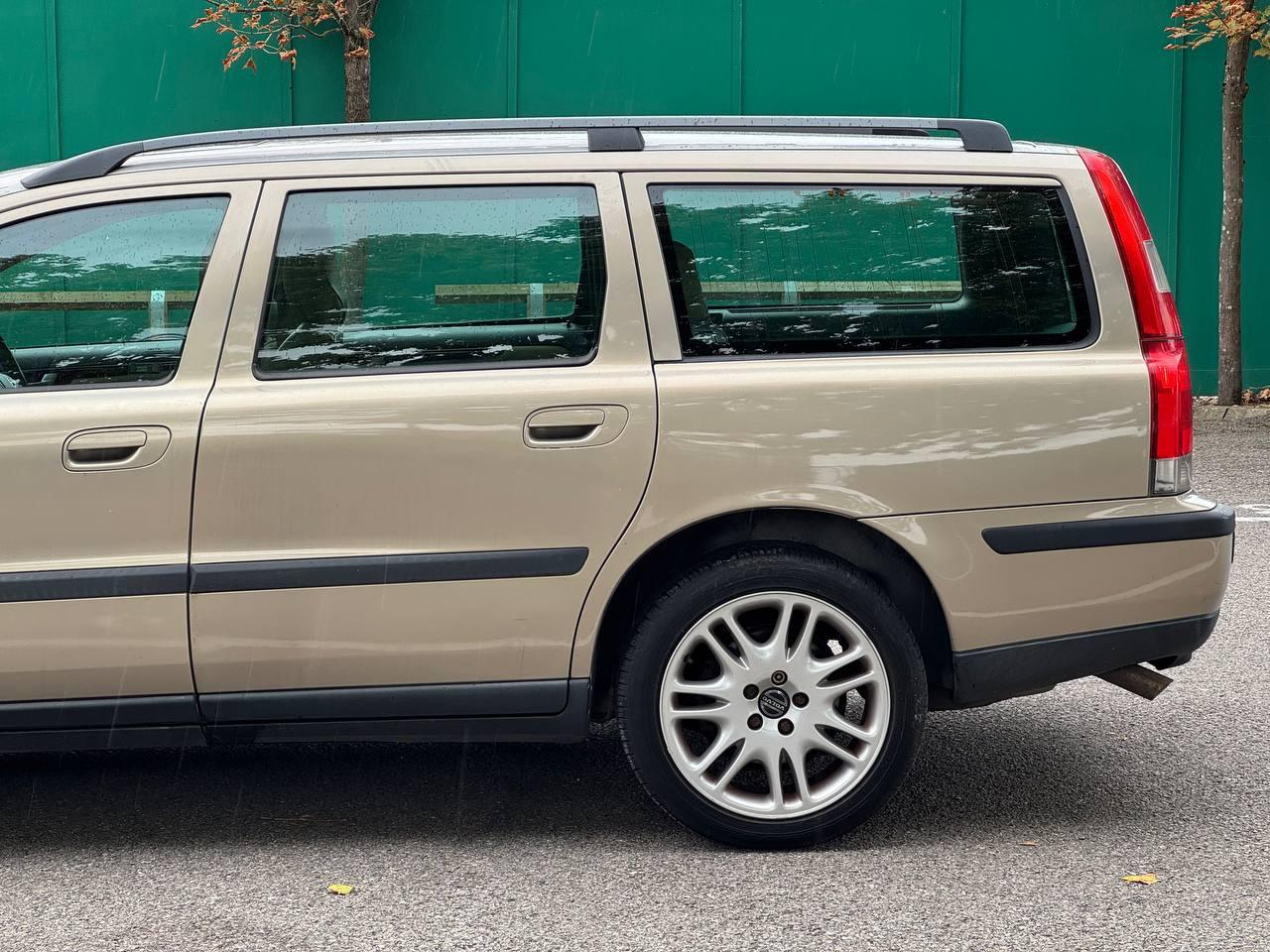 Volvo V70 2.3 T5 SE Estate 5dr Petrol Geartronic (258 g/km, 250 bhp)
