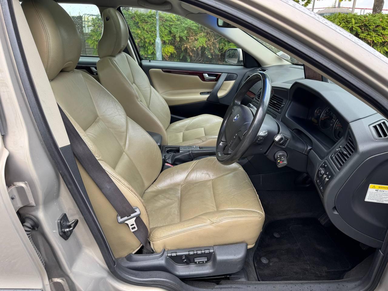 Volvo V70 2.3 T5 SE Estate 5dr Petrol Geartronic (258 g/km, 250 bhp)