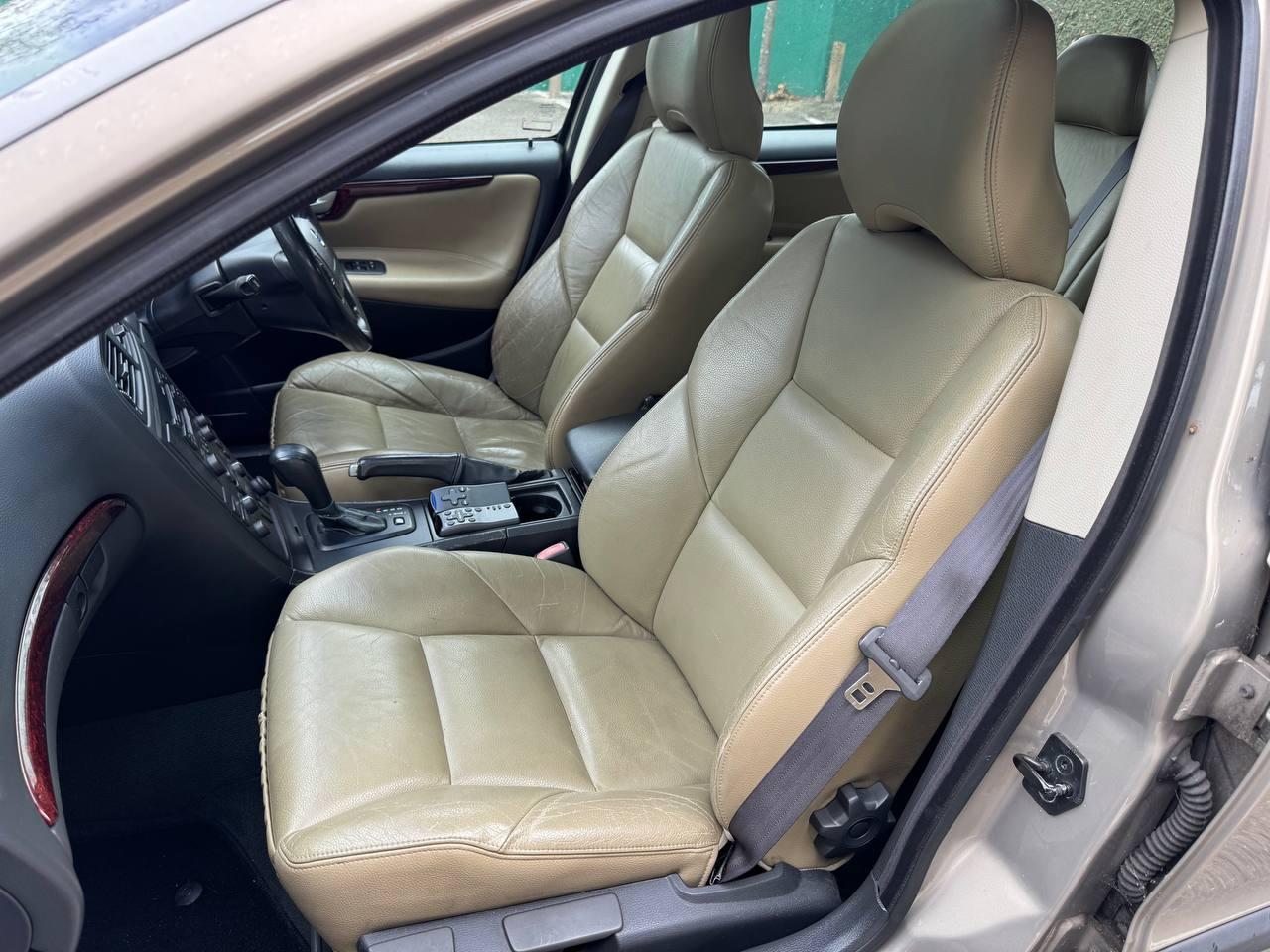 Volvo V70 2.3 T5 SE Estate 5dr Petrol Geartronic (258 g/km, 250 bhp)