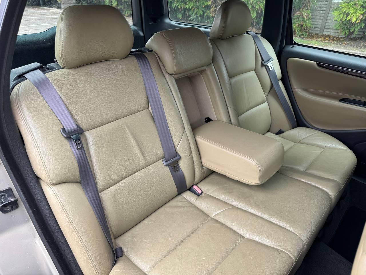 Volvo V70 2.3 T5 SE Estate 5dr Petrol Geartronic (258 g/km, 250 bhp)