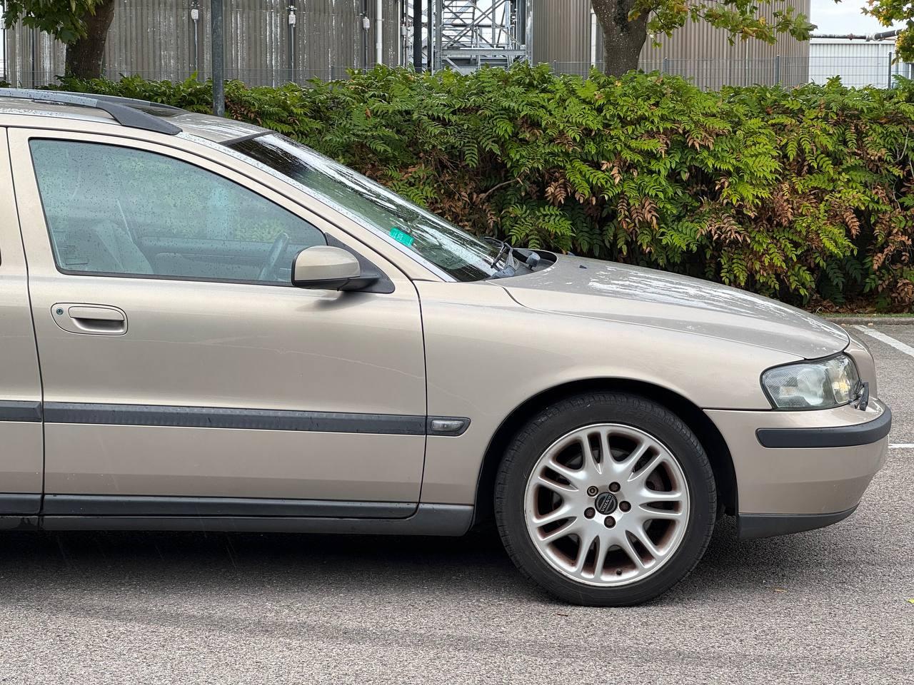 Volvo V70 2.3 T5 SE Estate 5dr Petrol Geartronic (258 g/km, 250 bhp)