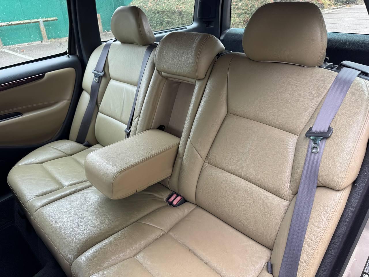Volvo V70 2.3 T5 SE Estate 5dr Petrol Geartronic (258 g/km, 250 bhp)