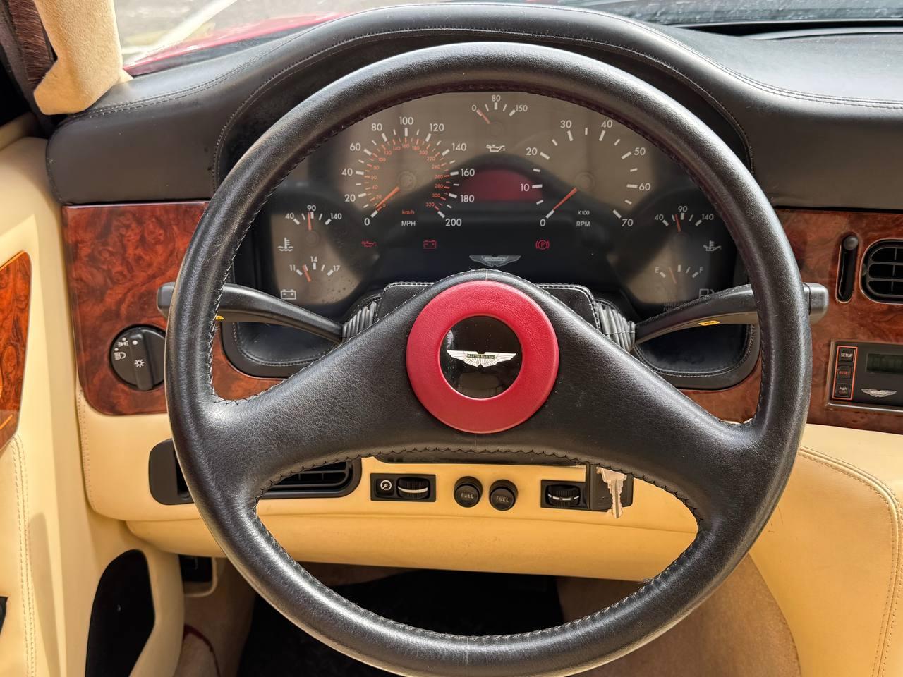 Aston Martin Virage 5.3
