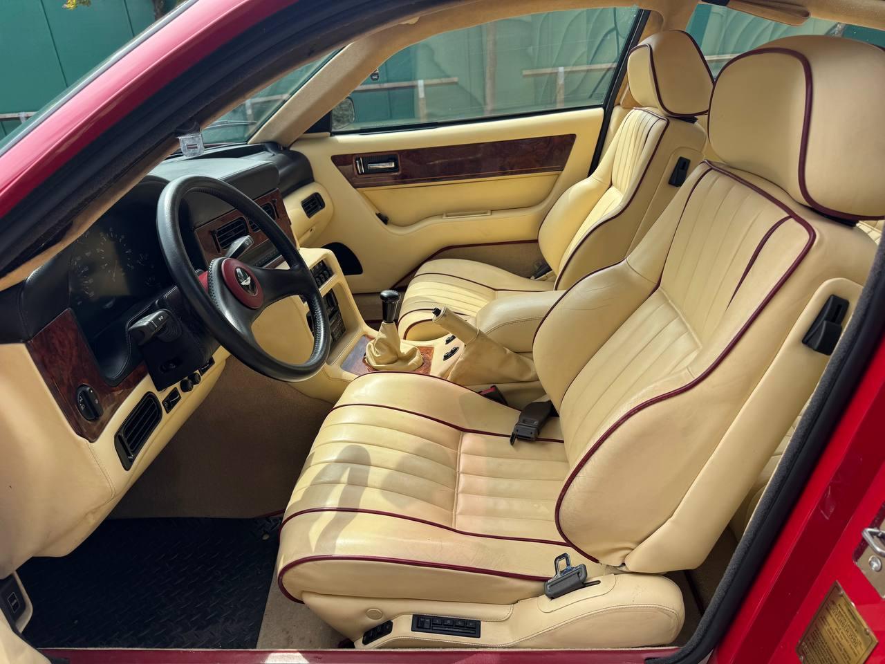 Aston Martin Virage 5.3