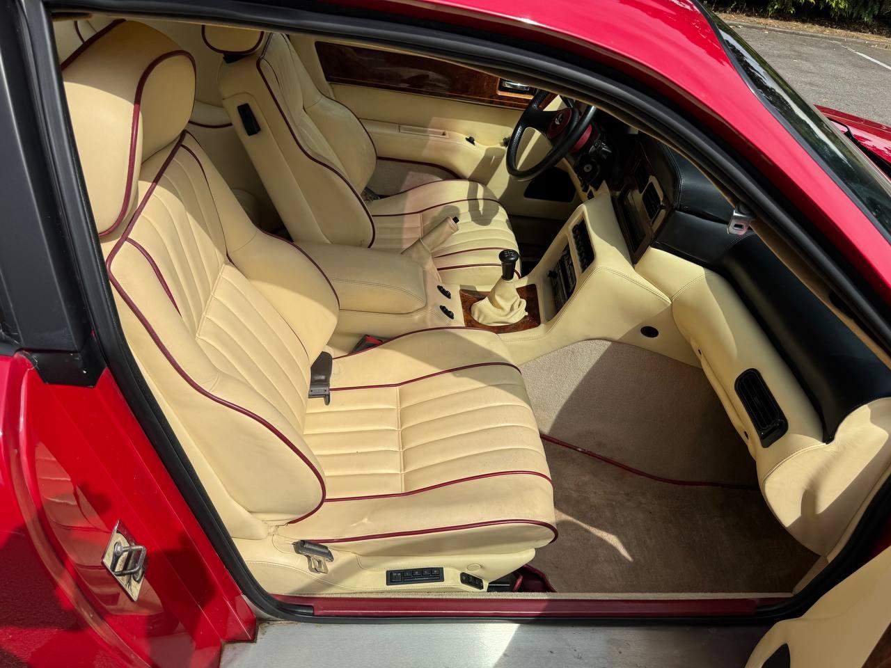 Aston Martin Virage 5.3