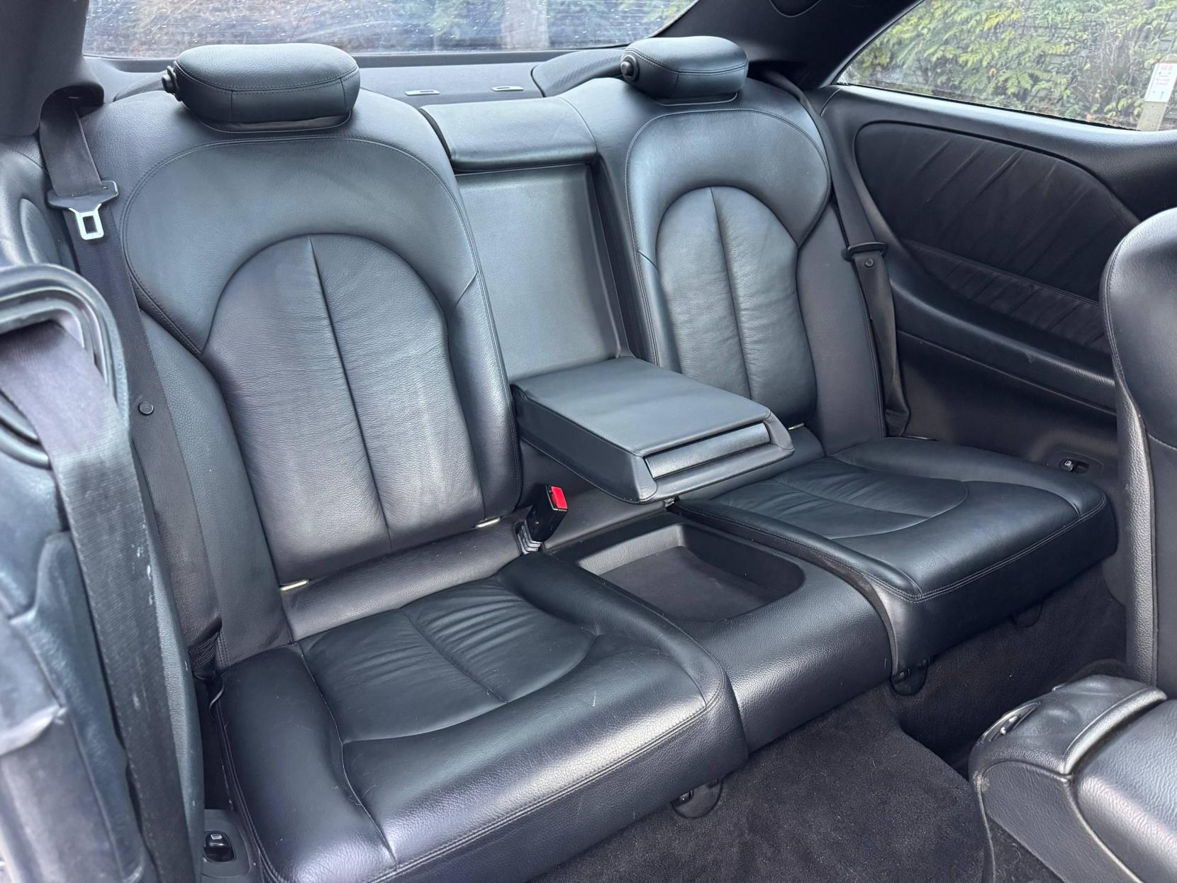 Mercedes-Benz CLK 3.0 CLK320 CDI Avantgarde Coupe 2dr Diesel 7G-Tronic (195 g/km, 221 bhp)