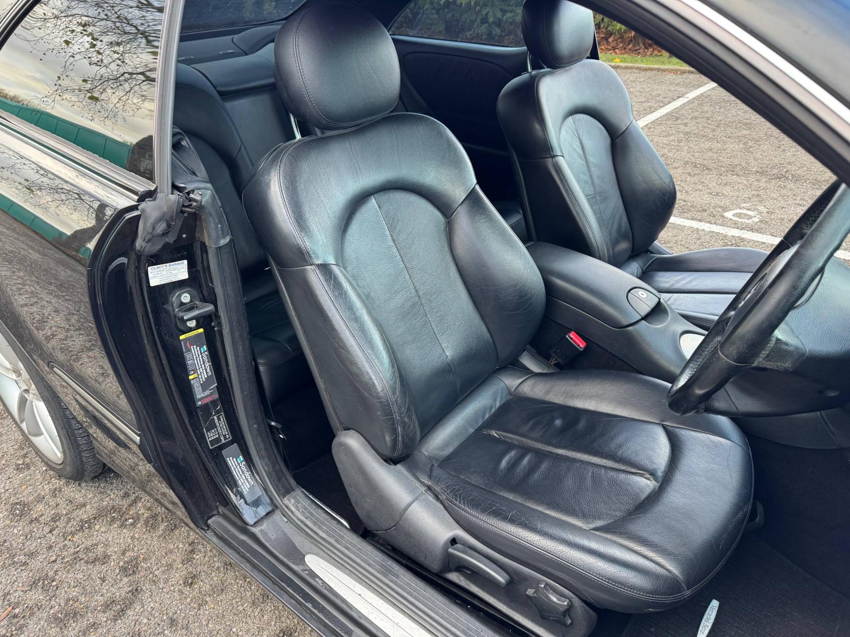 Mercedes-Benz CLK 3.0 CLK320 CDI Avantgarde Coupe 2dr Diesel 7G-Tronic (195 g/km, 221 bhp)