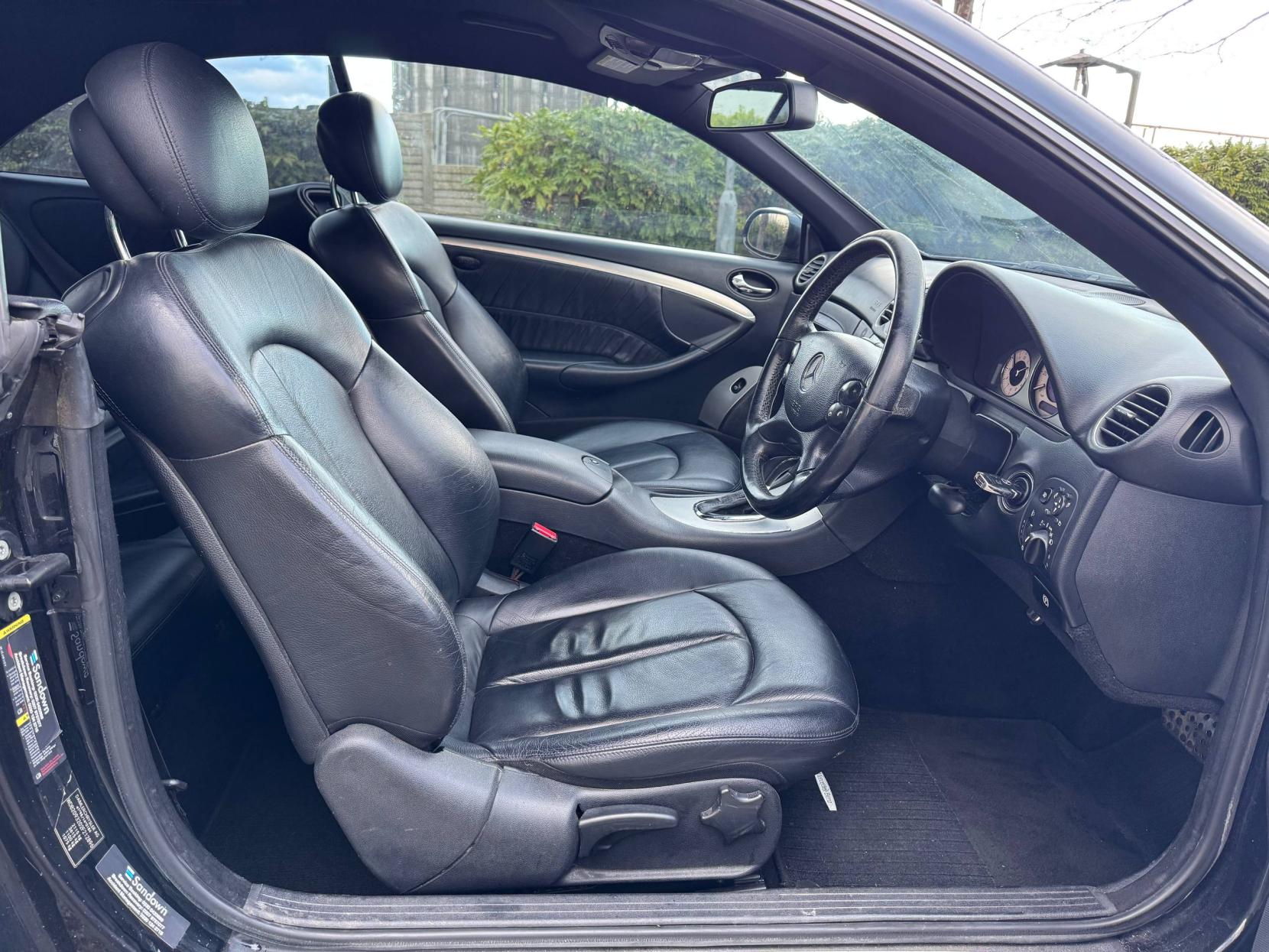 Mercedes-Benz CLK 3.0 CLK320 CDI Avantgarde Coupe 2dr Diesel 7G-Tronic (195 g/km, 221 bhp)