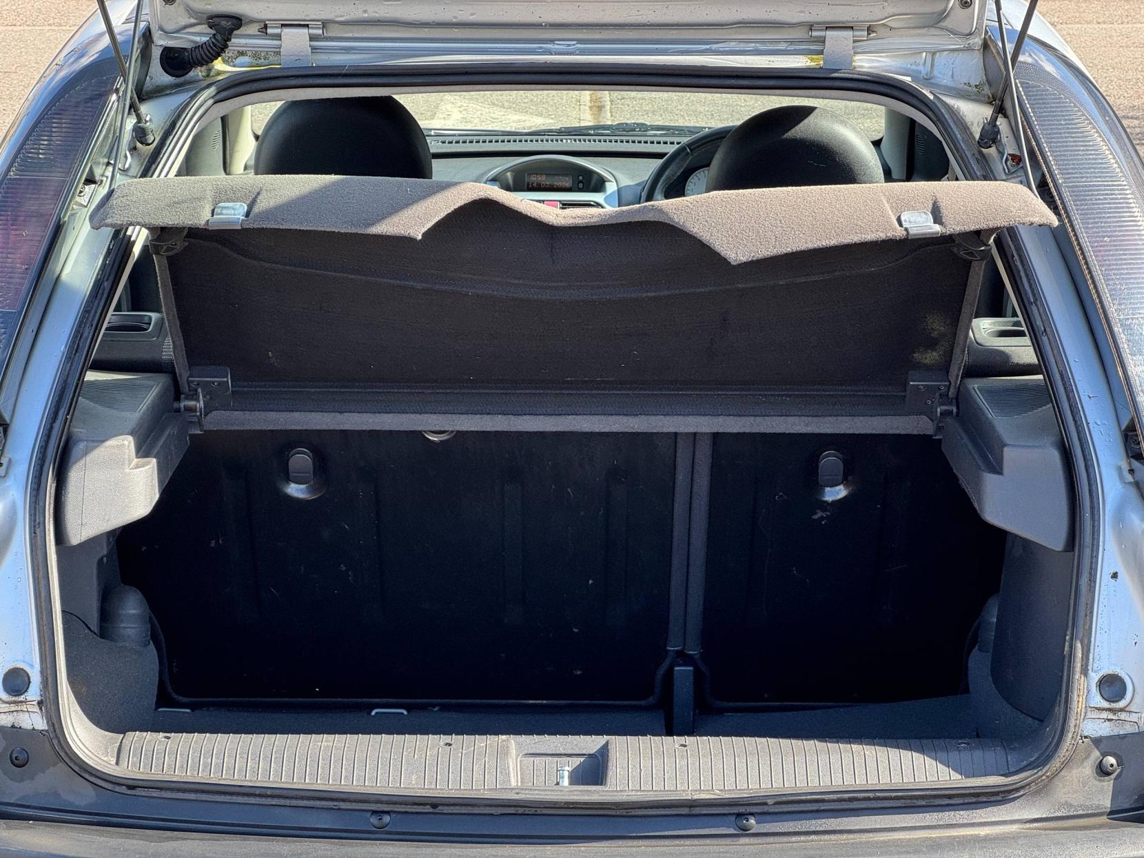 Vauxhall Corsa 1.4i 16v SRi Hatchback 5dr Petrol Manual (a/c) (173 g/km, 89 bhp)