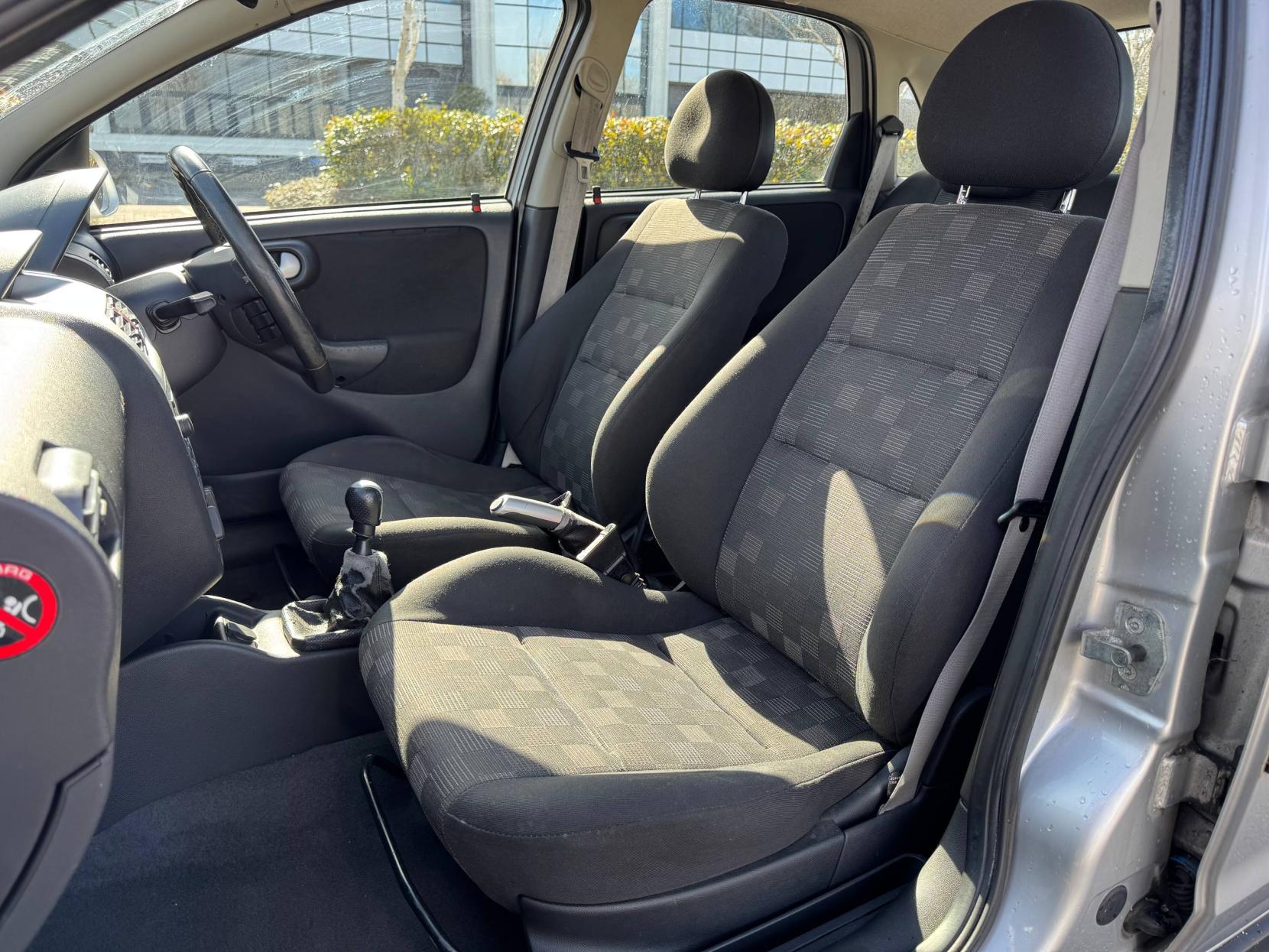 Vauxhall Corsa 1.4i 16v SRi Hatchback 5dr Petrol Manual (a/c) (173 g/km, 89 bhp)