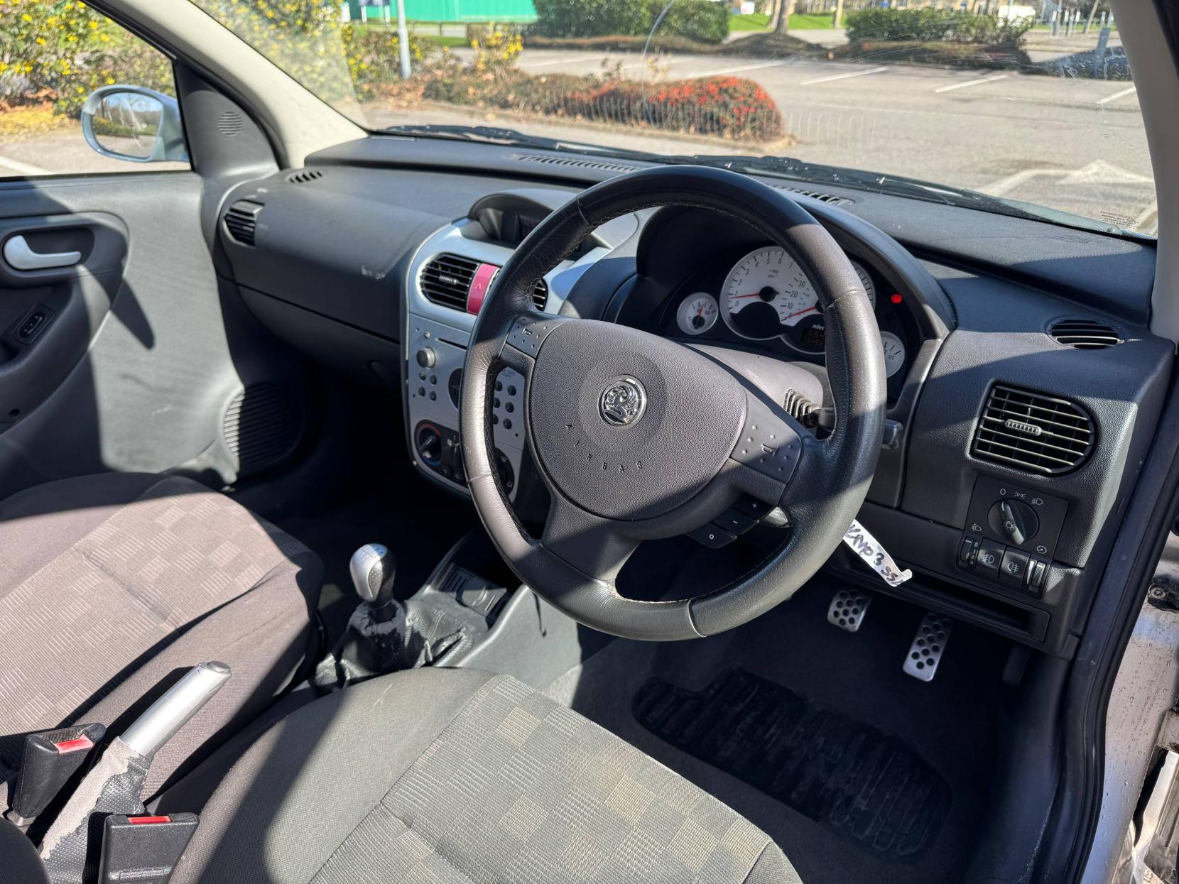 Vauxhall Corsa 1.4i 16v SRi Hatchback 5dr Petrol Manual (a/c) (173 g/km, 89 bhp)