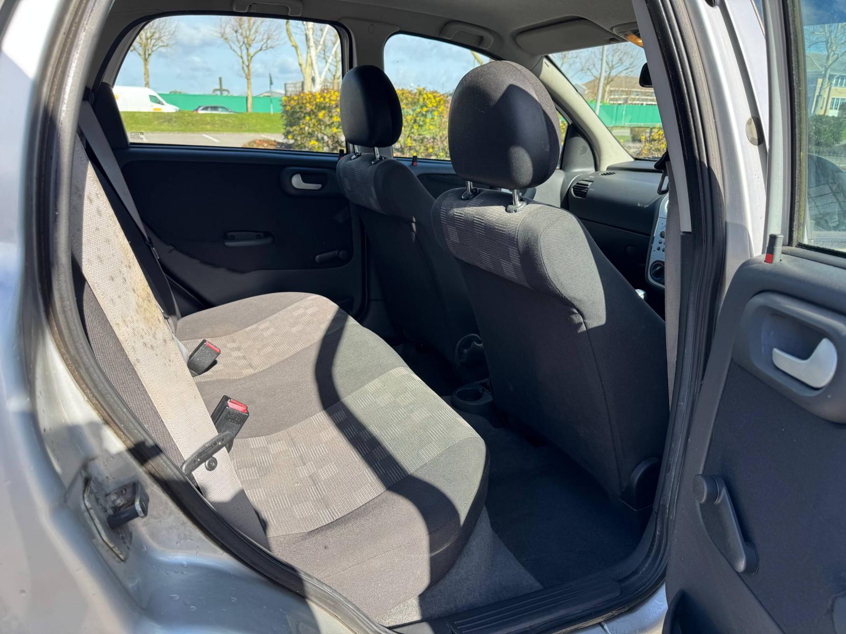 Vauxhall Corsa 1.4i 16v SRi Hatchback 5dr Petrol Manual (a/c) (173 g/km, 89 bhp)