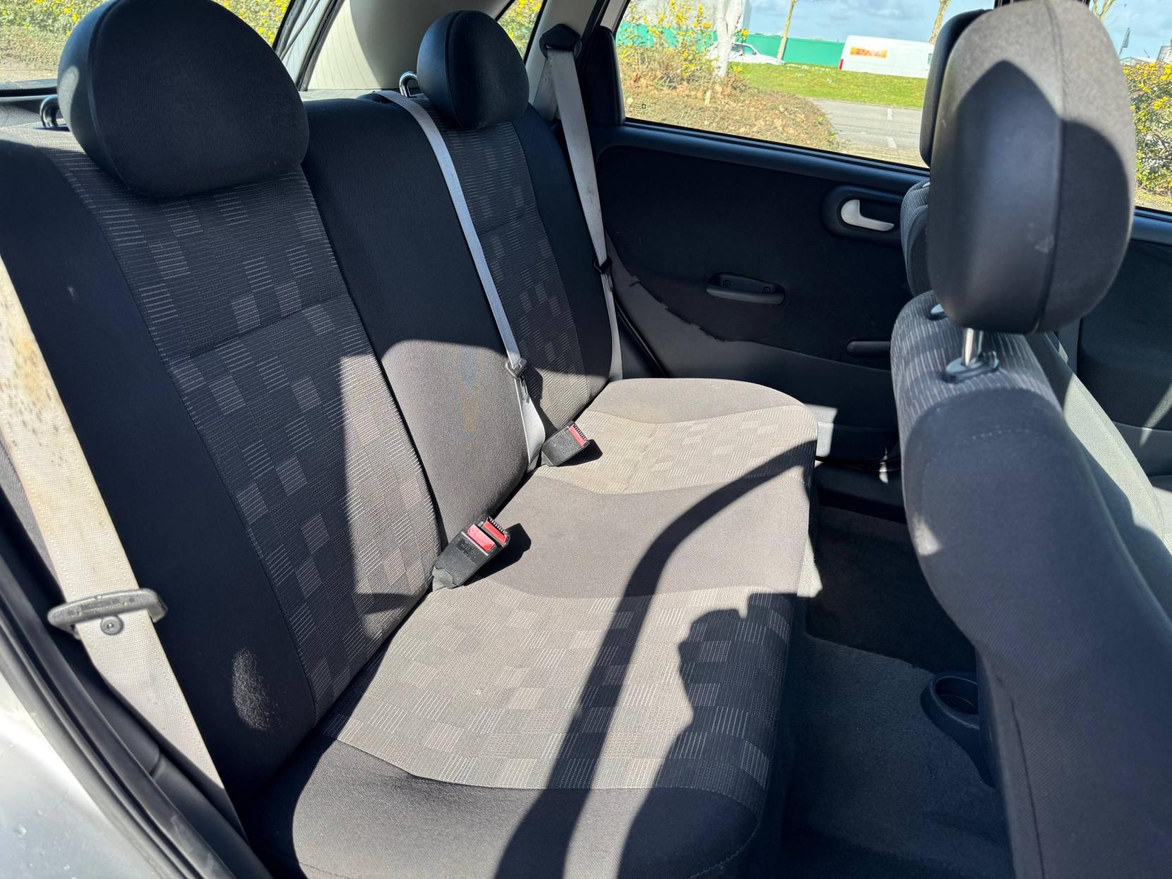 Vauxhall Corsa 1.4i 16v SRi Hatchback 5dr Petrol Manual (a/c) (173 g/km, 89 bhp)