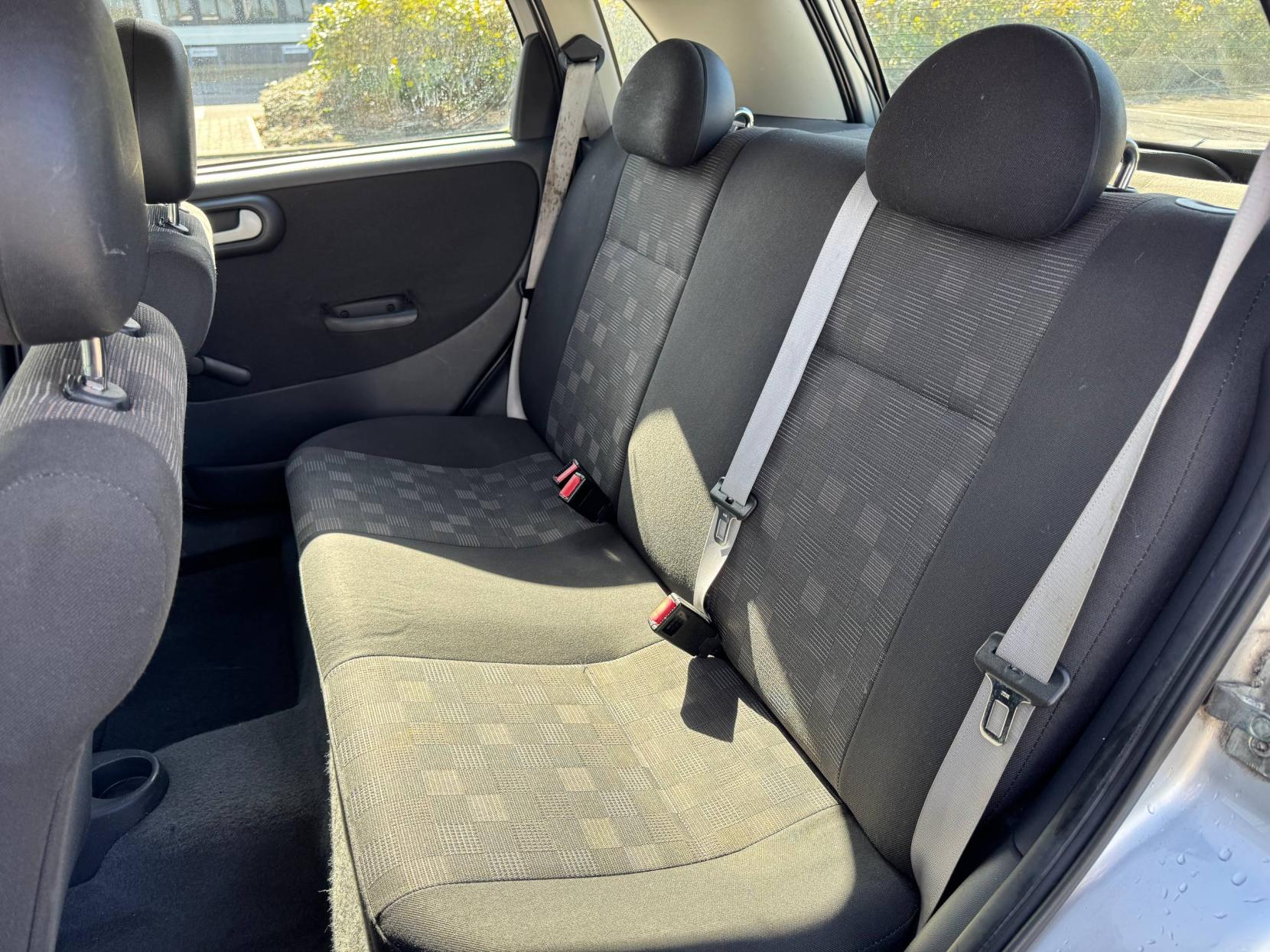 Vauxhall Corsa 1.4i 16v SRi Hatchback 5dr Petrol Manual (a/c) (173 g/km, 89 bhp)