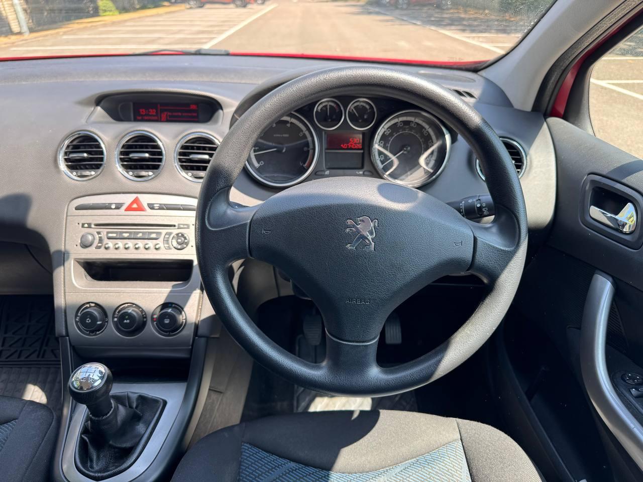 Peugeot 308 1.6 VTi Envy Hatchback 5dr Petrol Manual (147 g/km, 120 bhp)