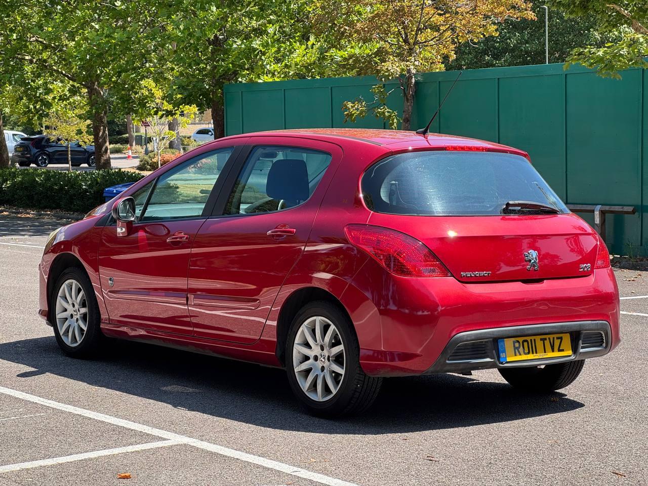 Peugeot 308 1.6 VTi Envy Hatchback 5dr Petrol Manual (147 g/km, 120 bhp)
