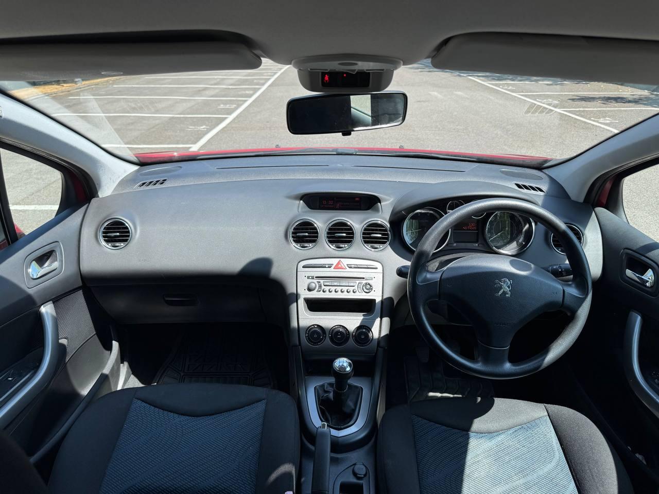 Peugeot 308 1.6 VTi Envy Hatchback 5dr Petrol Manual (147 g/km, 120 bhp)