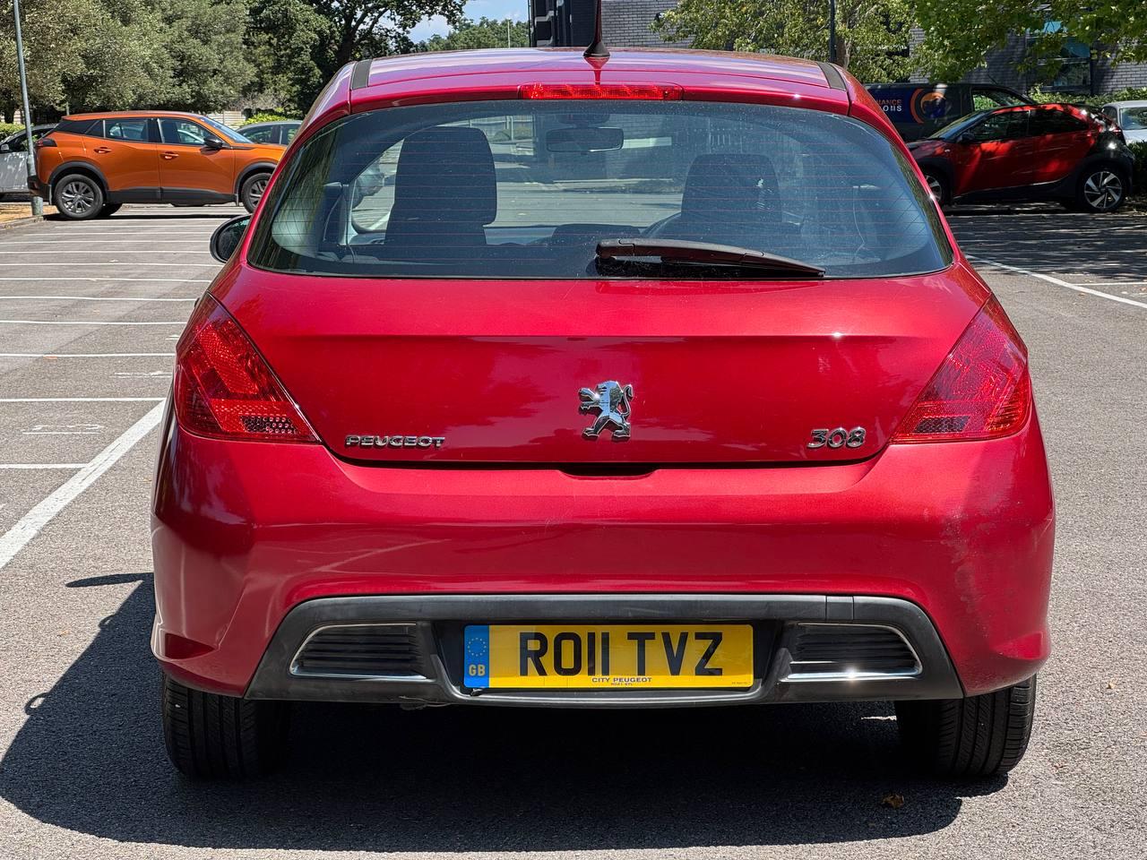 Peugeot 308 1.6 VTi Envy Hatchback 5dr Petrol Manual (147 g/km, 120 bhp)