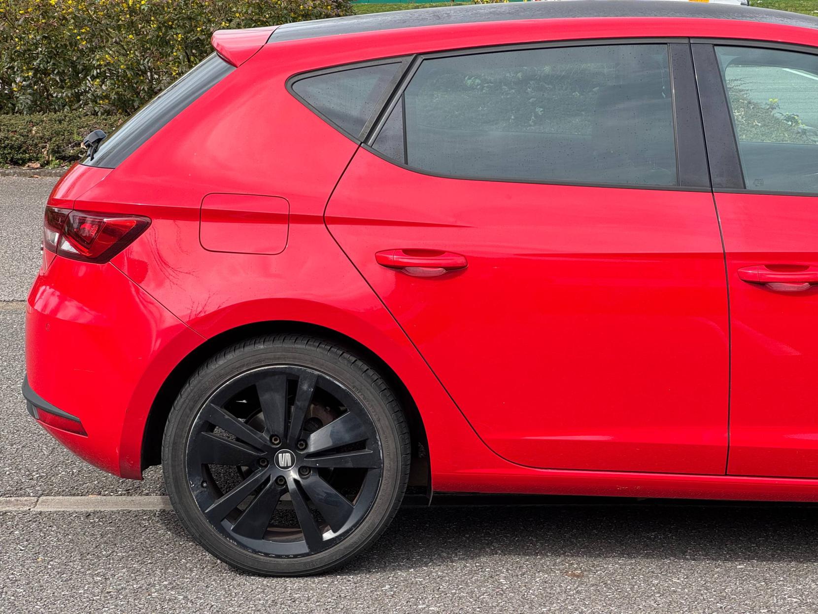 SEAT Leon 1.4 TSI FR Black Technology Hatchback 5dr Petrol Manual Euro 6 (s/s) (125 ps)