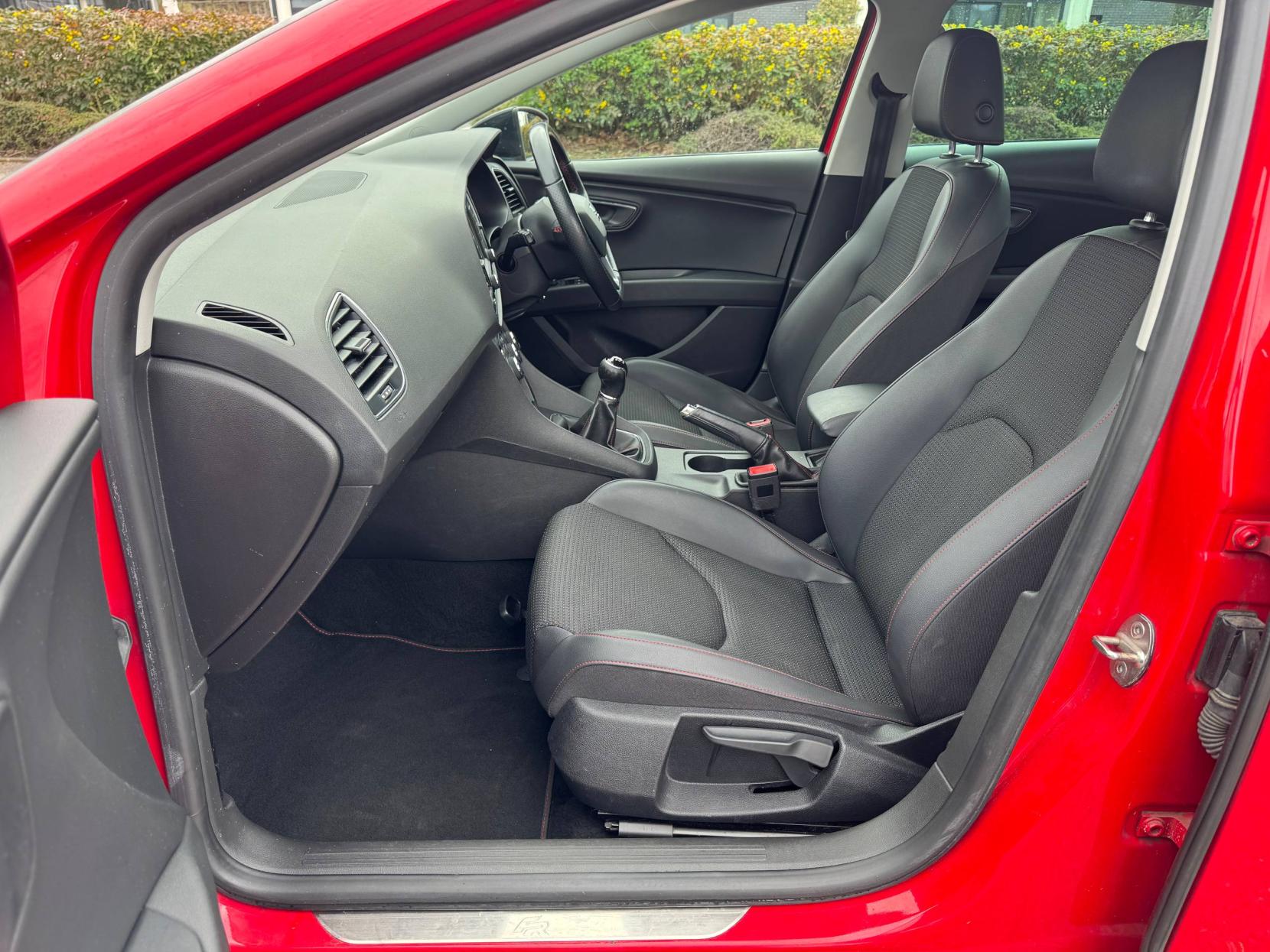 SEAT Leon 1.4 TSI FR Black Technology Hatchback 5dr Petrol Manual Euro 6 (s/s) (125 ps)