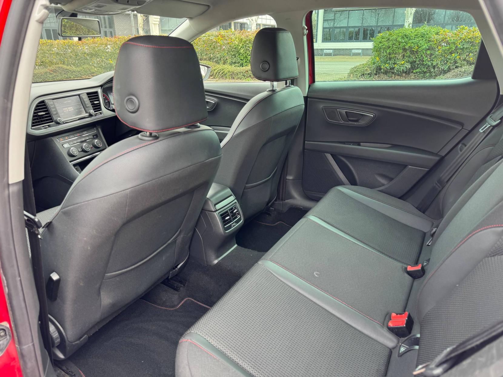 SEAT Leon 1.4 TSI FR Black Technology Hatchback 5dr Petrol Manual Euro 6 (s/s) (125 ps)