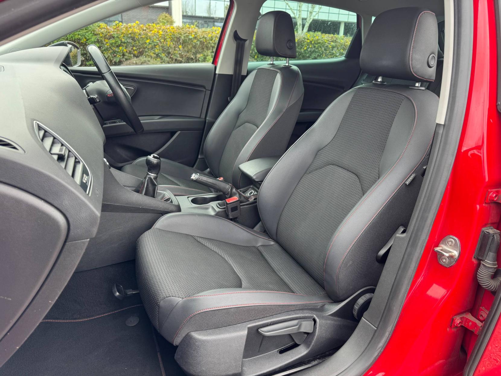 SEAT Leon 1.4 TSI FR Black Technology Hatchback 5dr Petrol Manual Euro 6 (s/s) (125 ps)